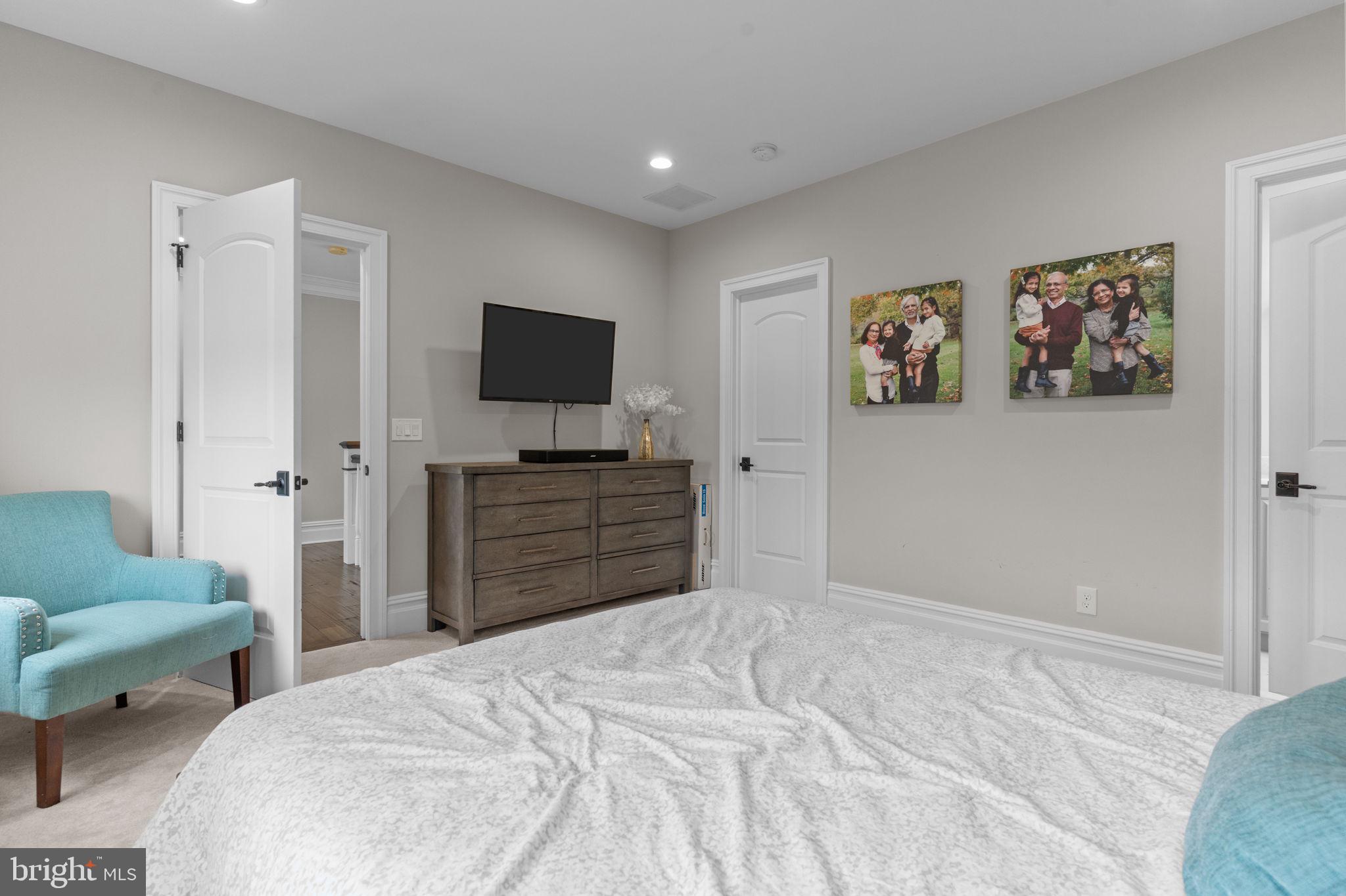 JERICHO ESTATES - Residential