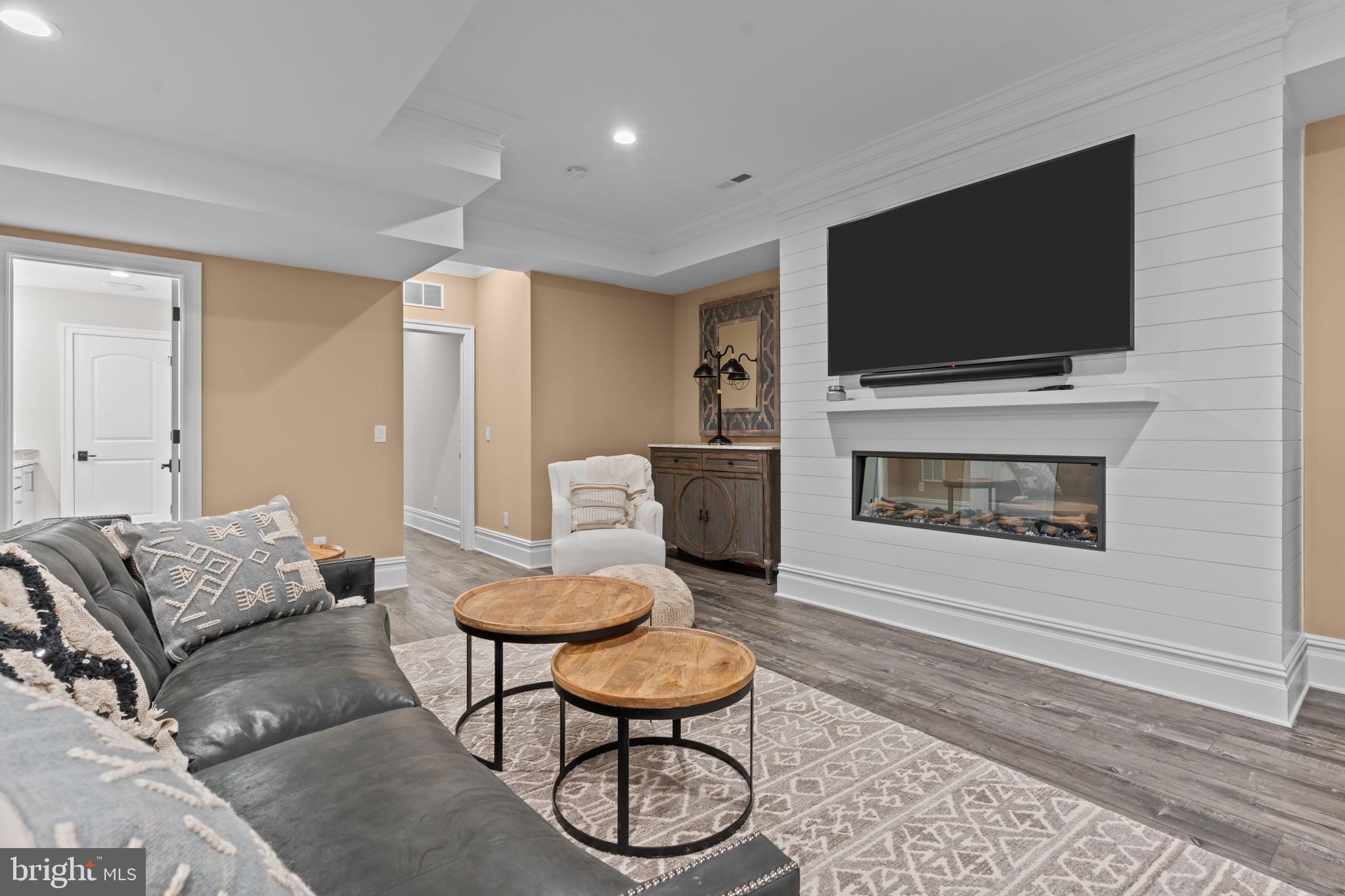 JERICHO ESTATES - Residential