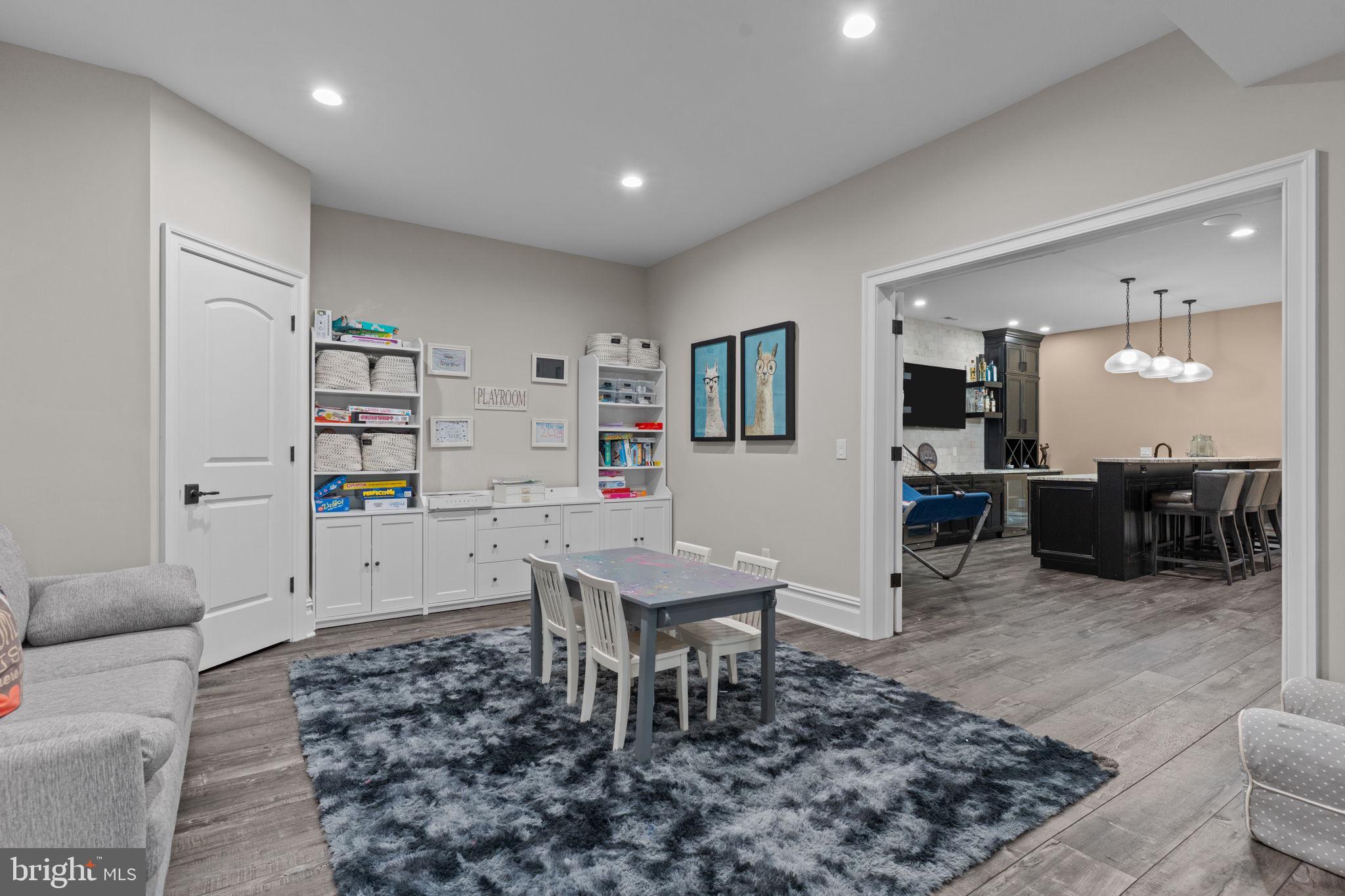 JERICHO ESTATES - Residential