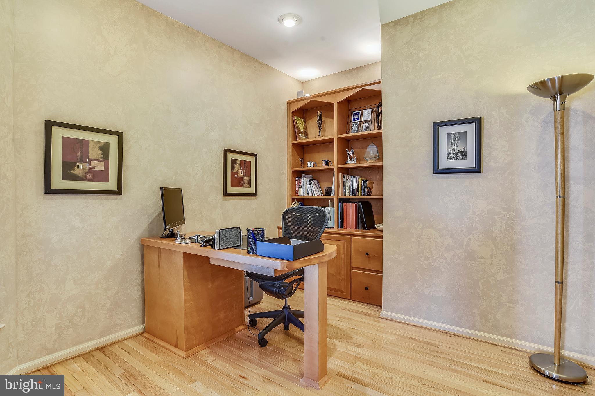 ROGER MACK COURT - Residential