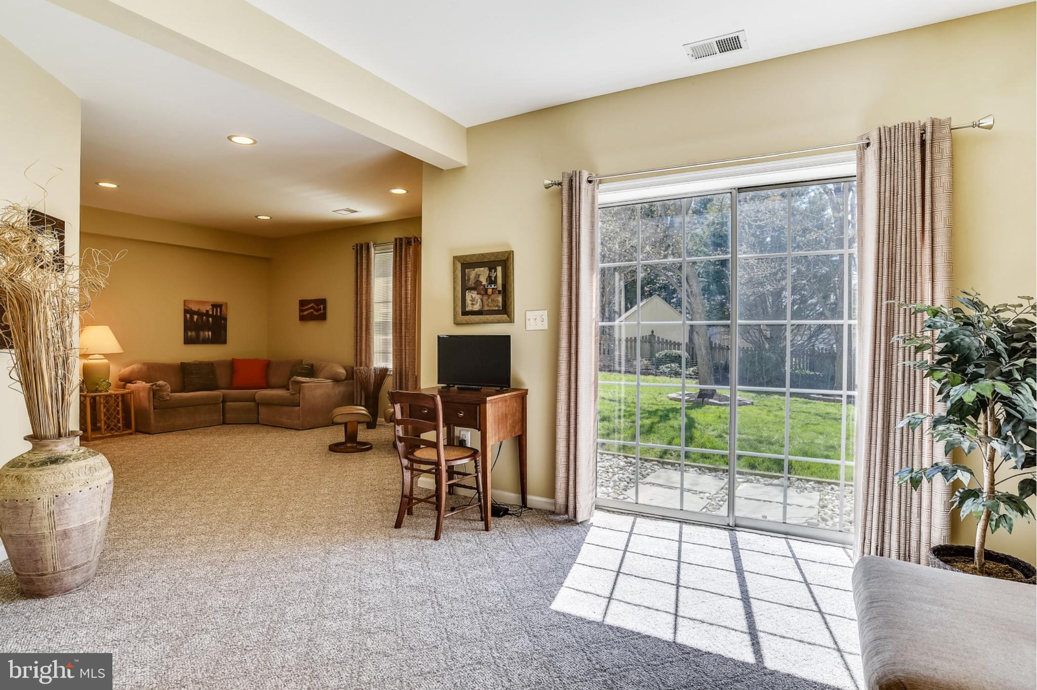 ROGER MACK COURT - Residential