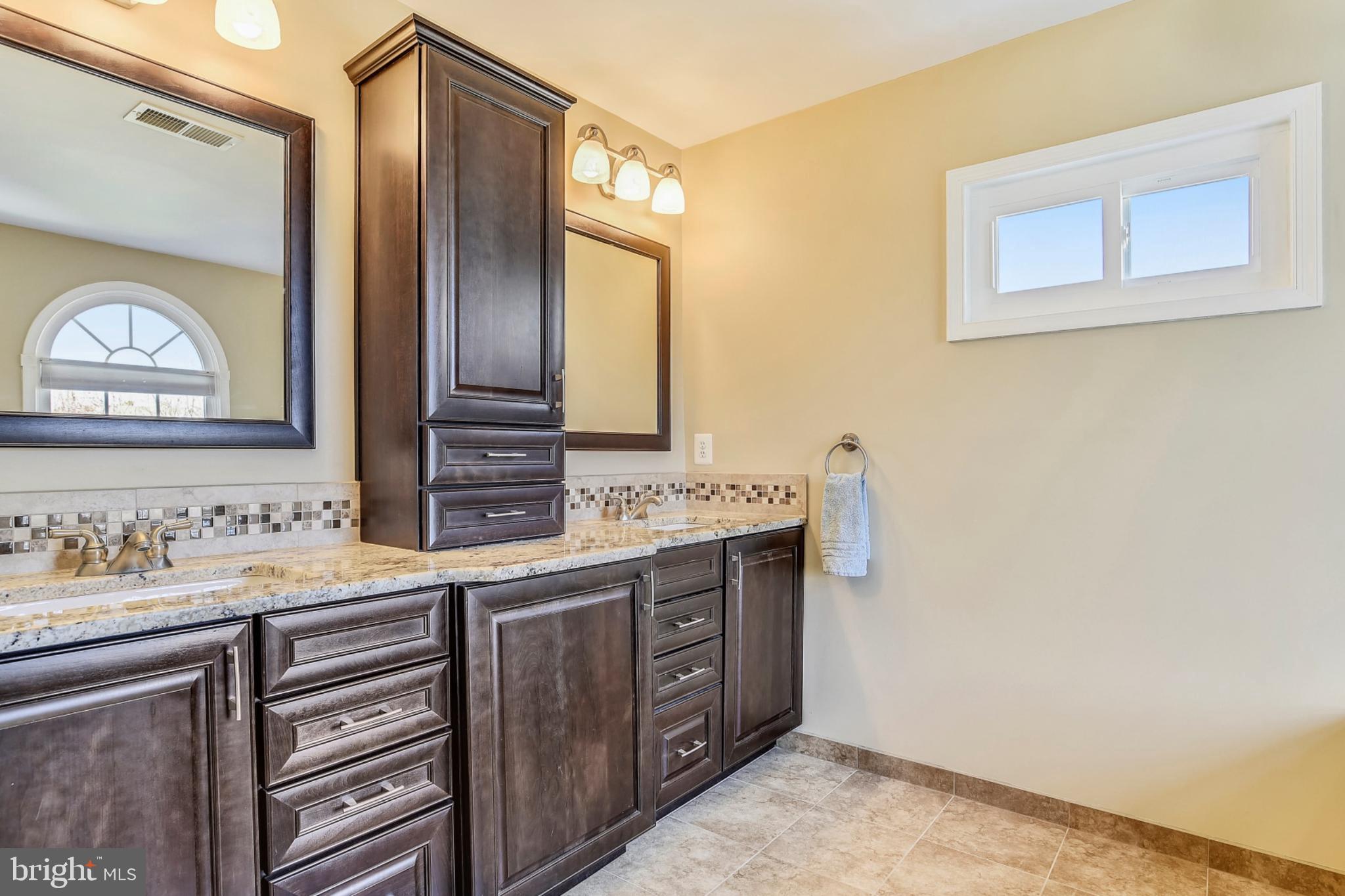 ROGER MACK COURT - Residential