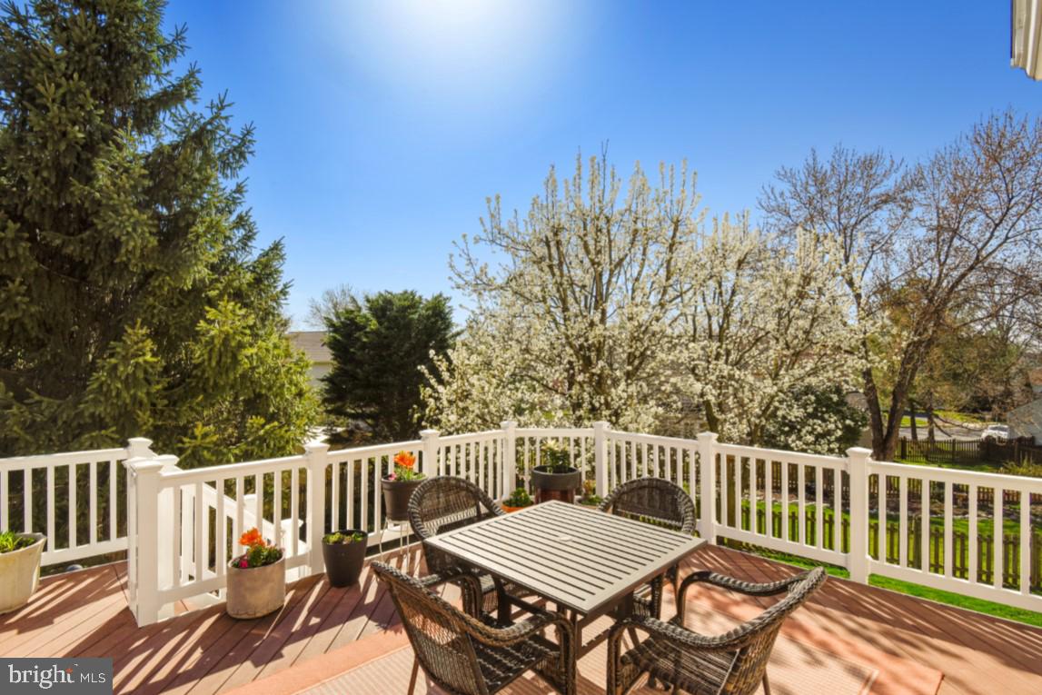 ROGER MACK COURT - Residential