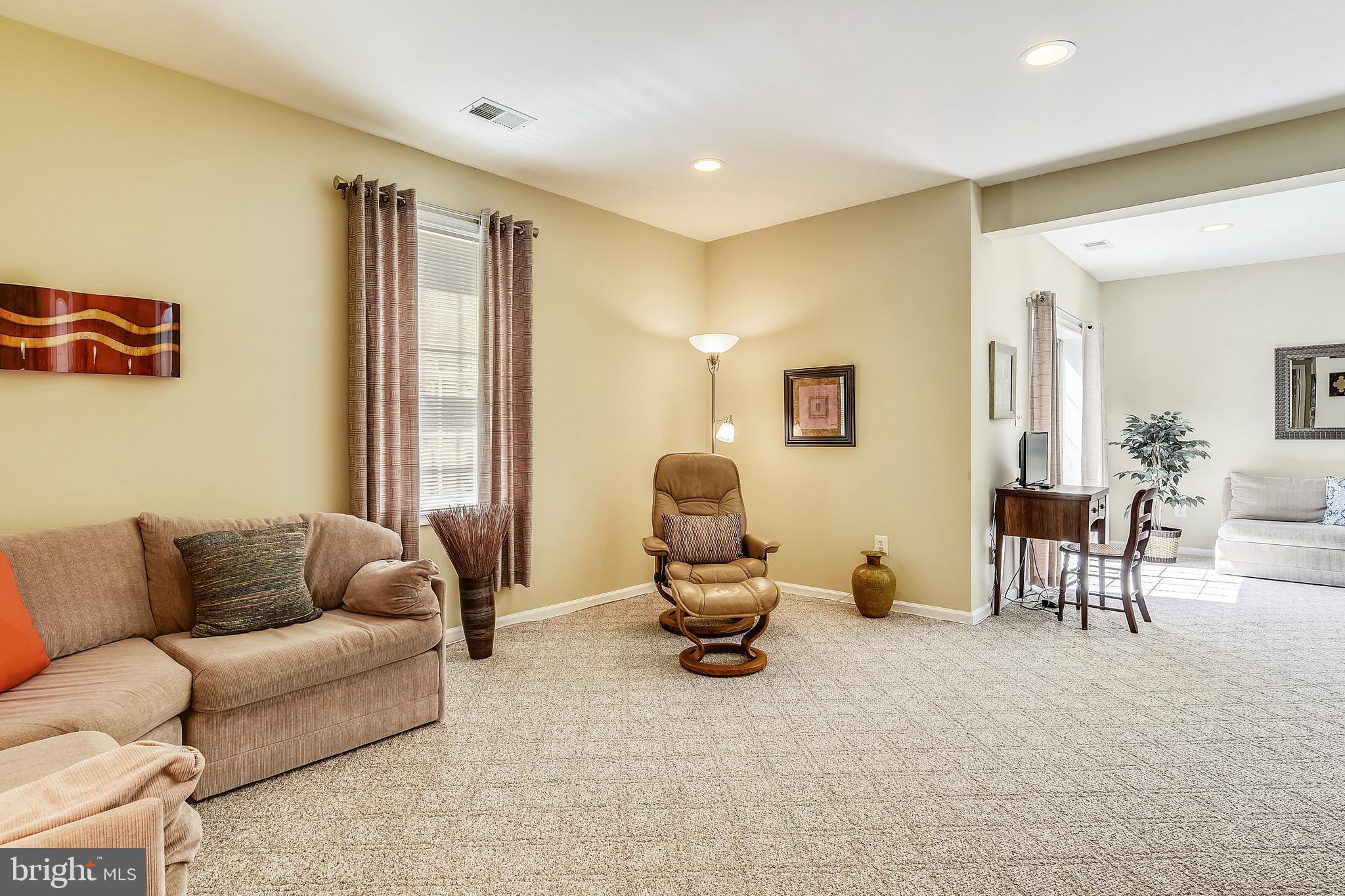 ROGER MACK COURT - Residential