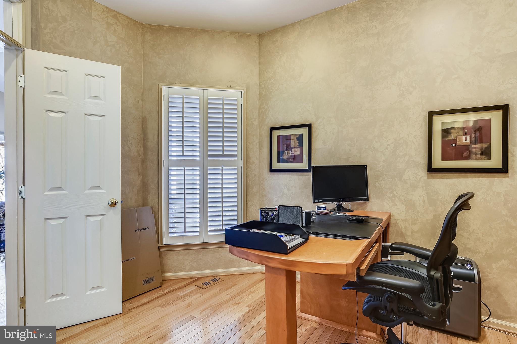 ROGER MACK COURT - Residential