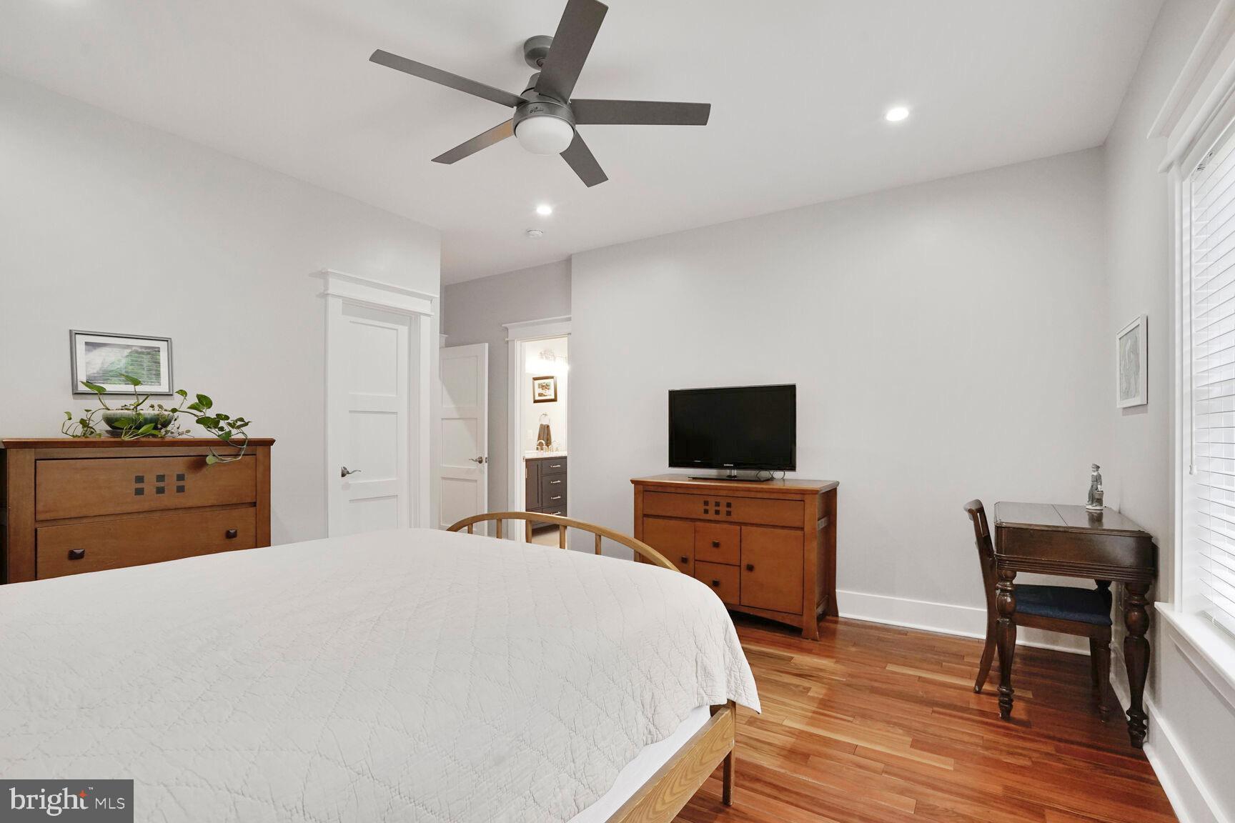 WINDSOR ESTATES - Residential Lease