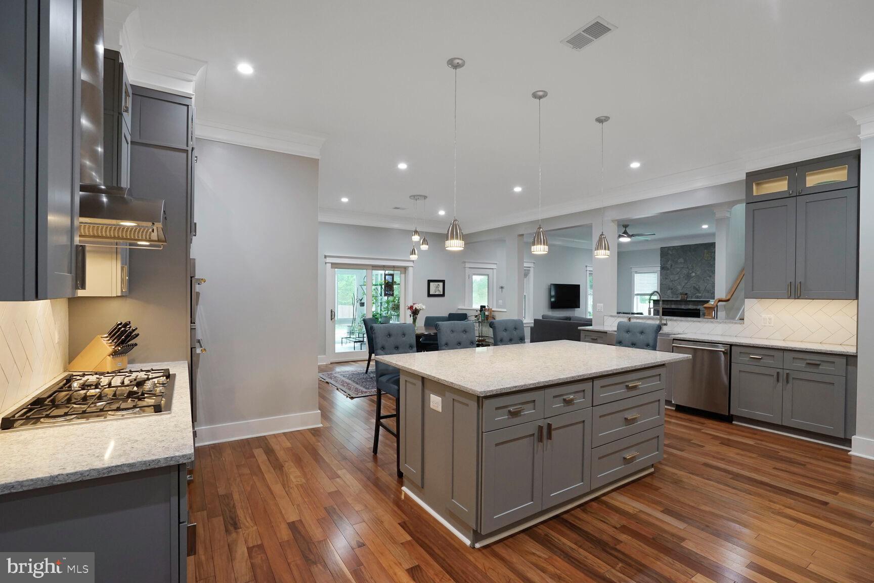 WINDSOR ESTATES - Residential Lease