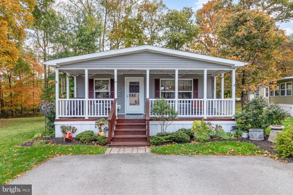 Photo of 34 Rainbow Circle, ELIZABETHTOWN, PA 17022 (MLS # PALA2078530)