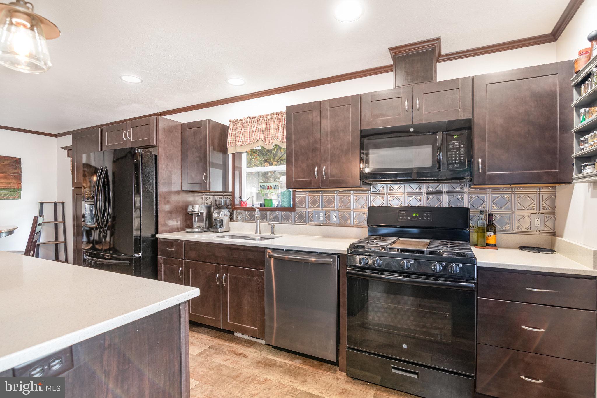 LAKE VIEW ESTATES - Residential