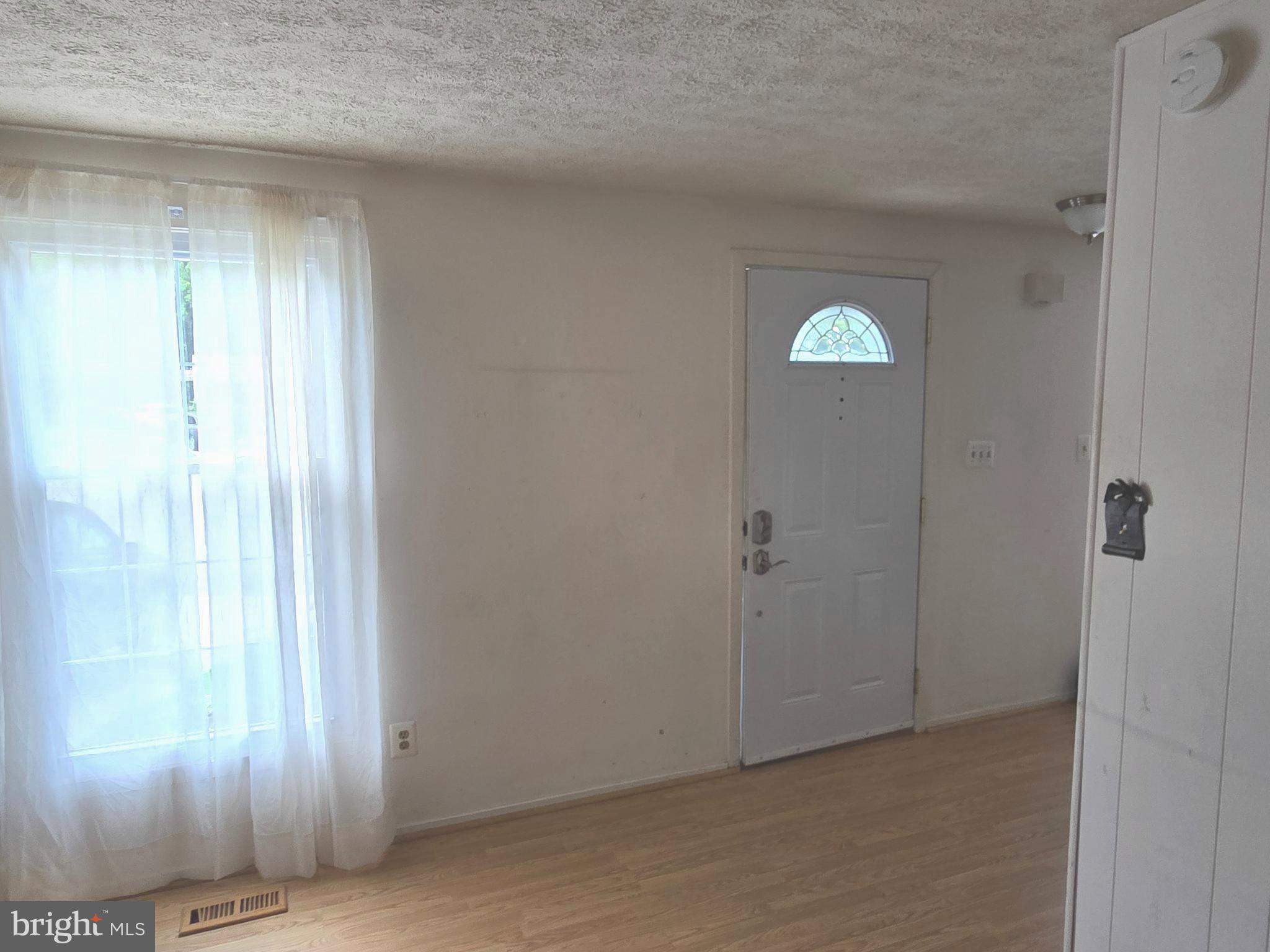 2805 WHITE ROSE COURT
