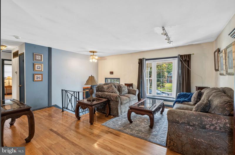2408 GREENHEART LANE