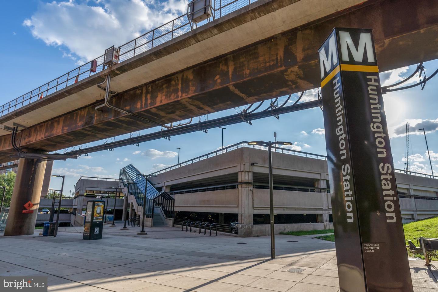 RIVERSIDE ESTATES - Residential