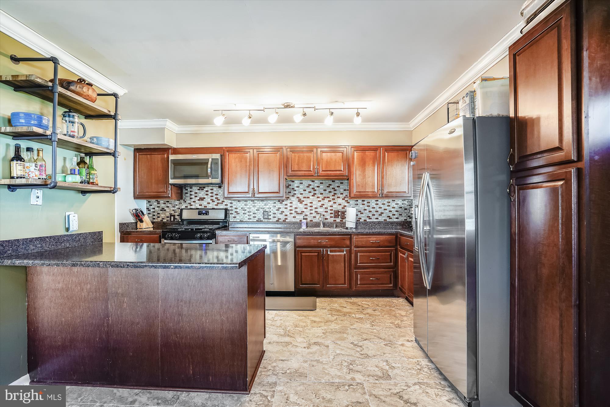 RIVERSIDE ESTATES - Residential