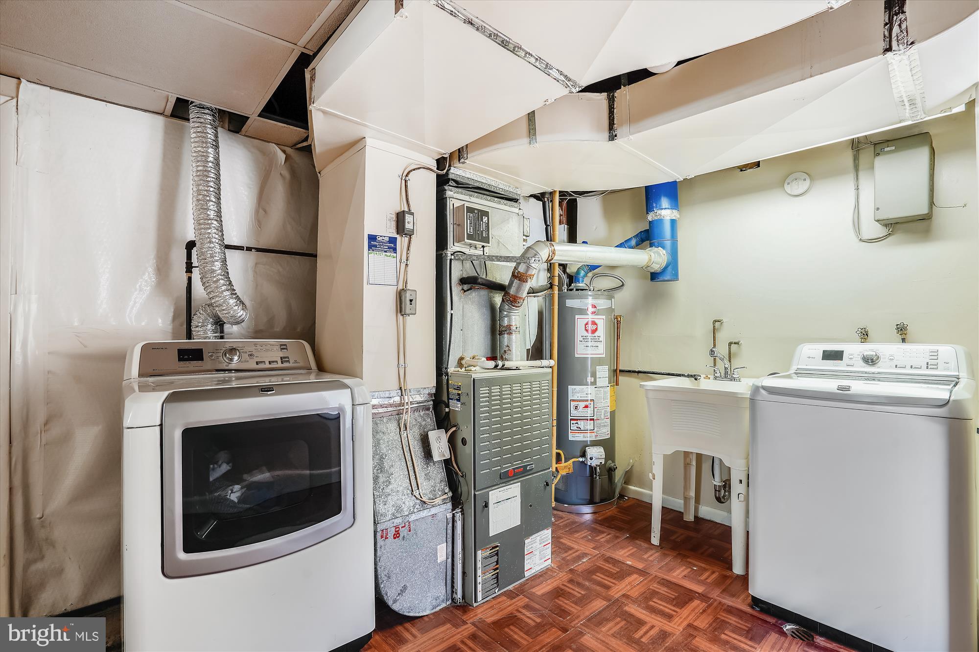 RIVERSIDE ESTATES - Residential