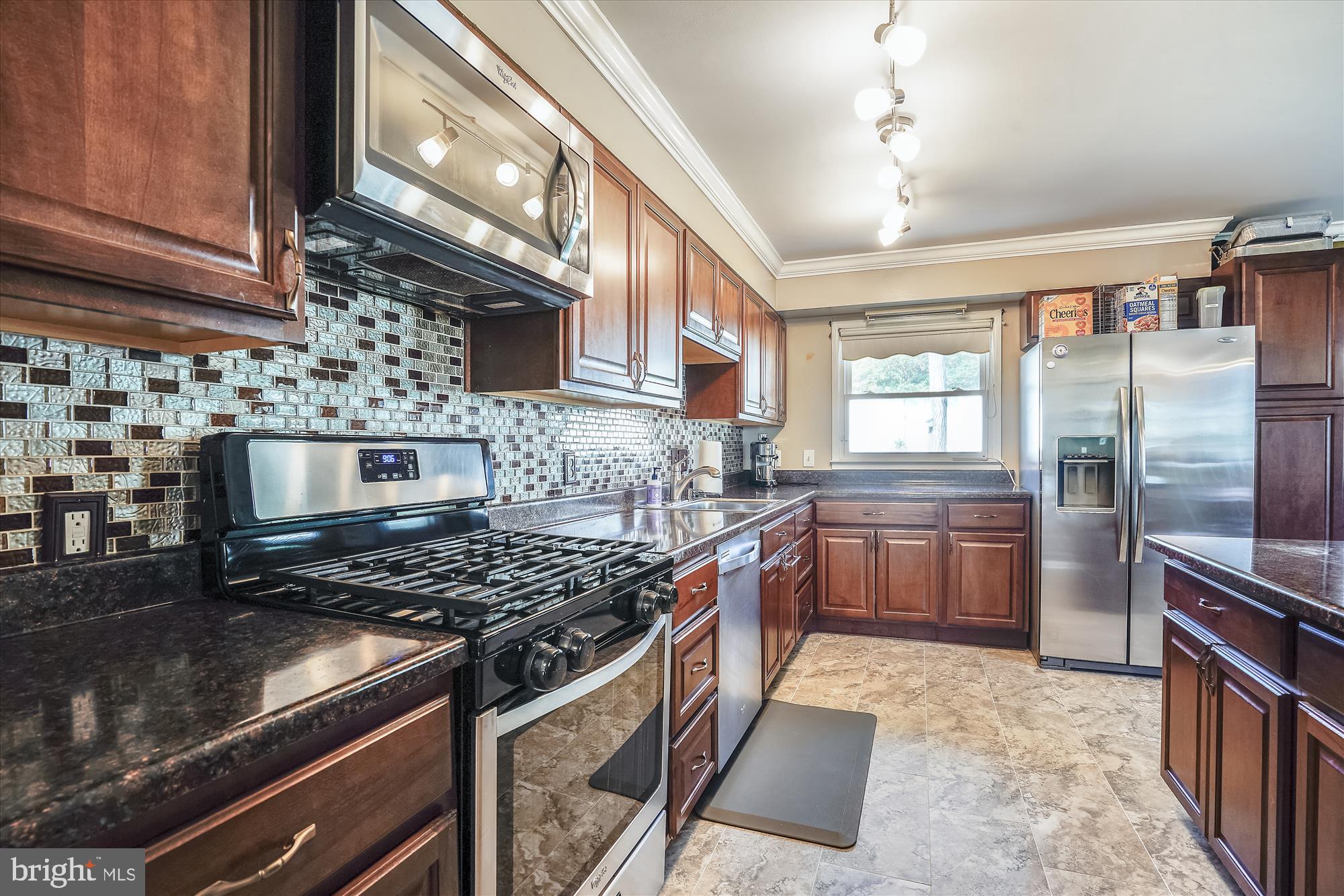 RIVERSIDE ESTATES - Residential