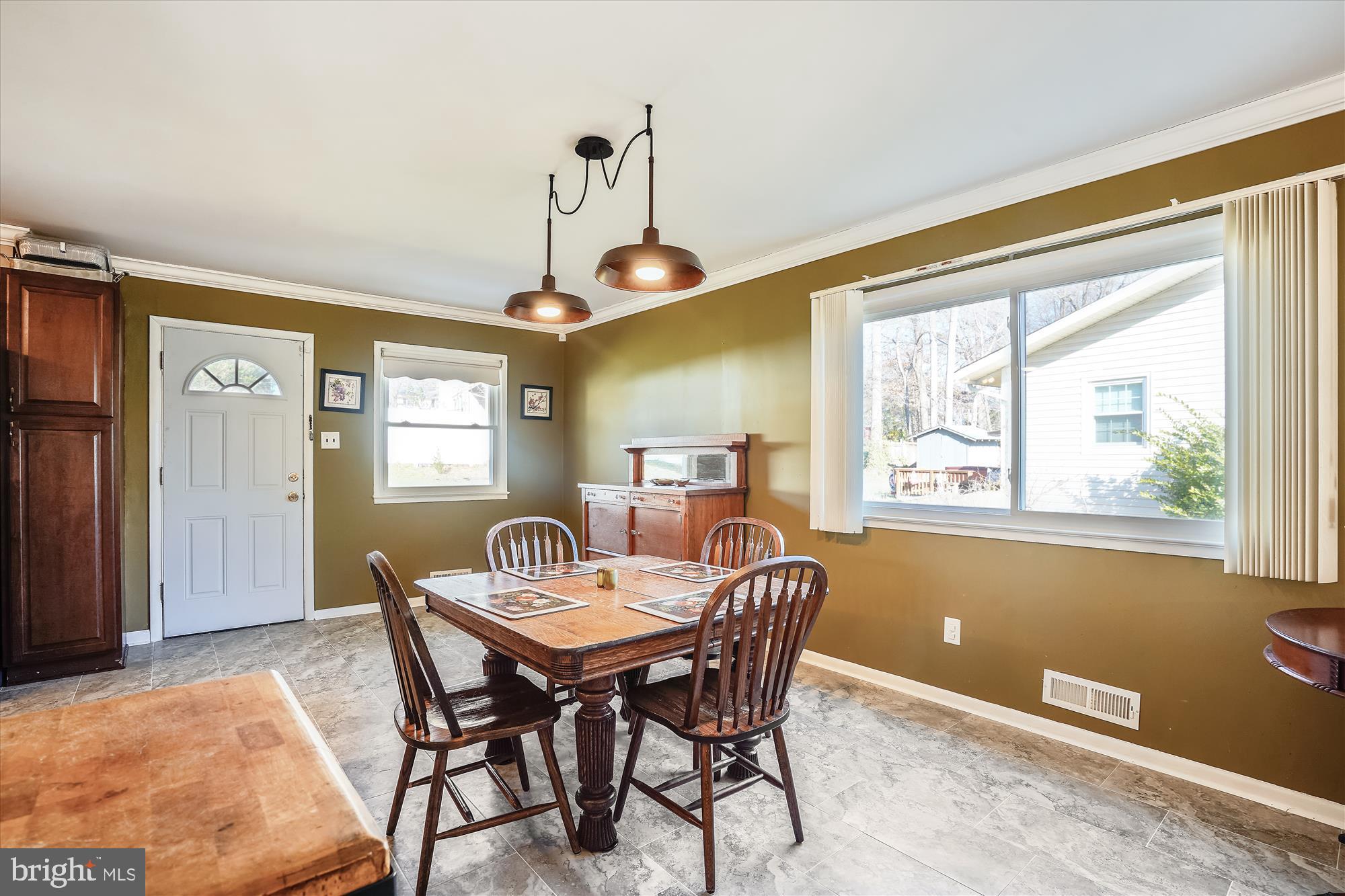 RIVERSIDE ESTATES - Residential