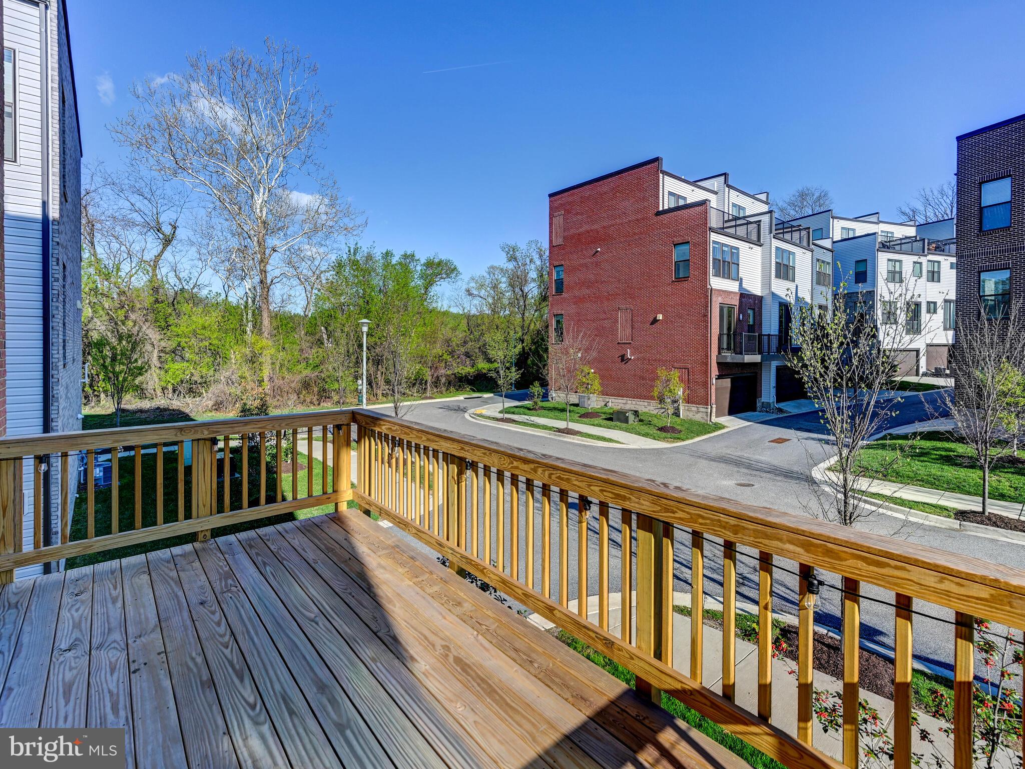 MEDFIELD - Residential