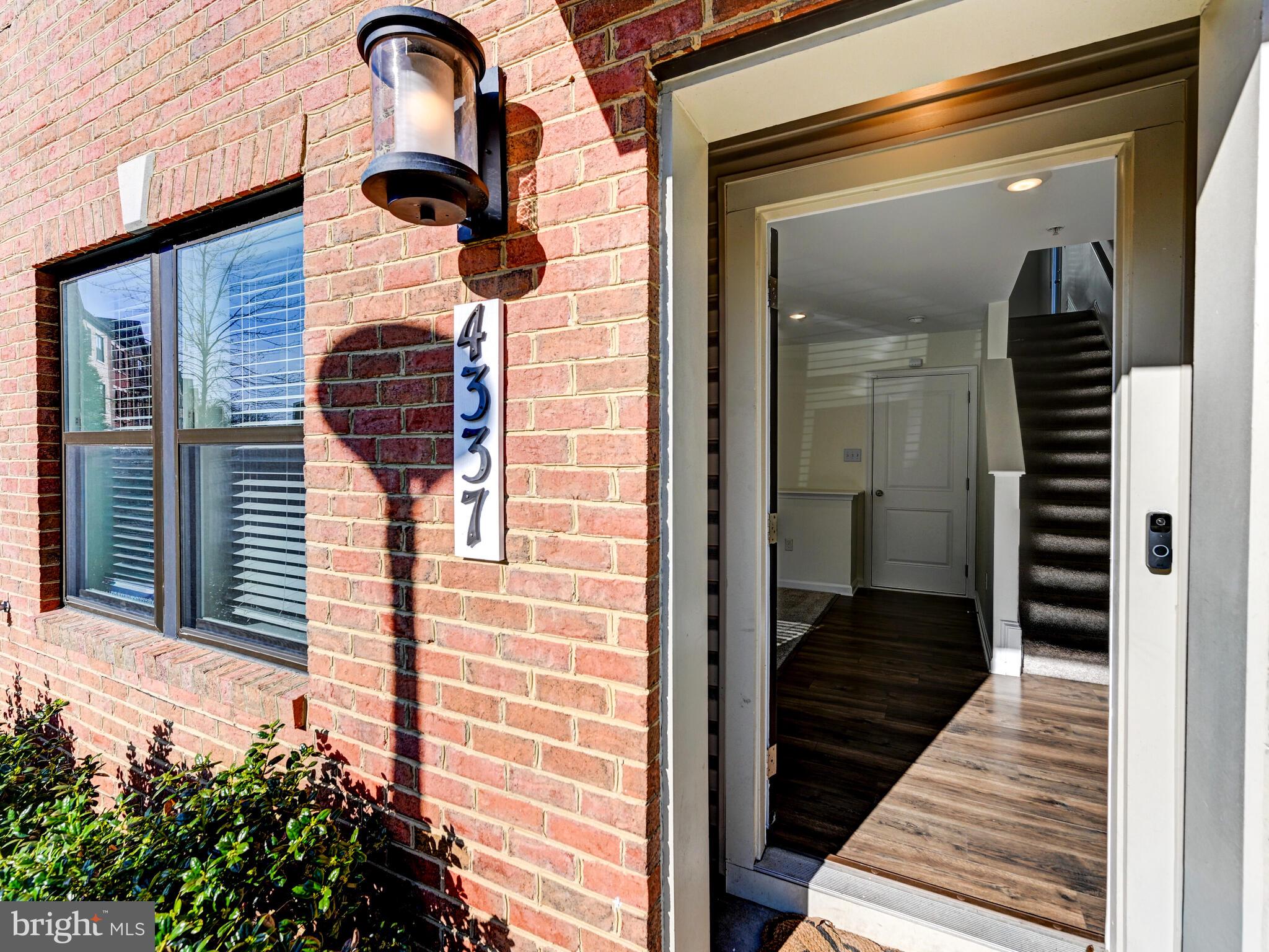 MEDFIELD - Residential