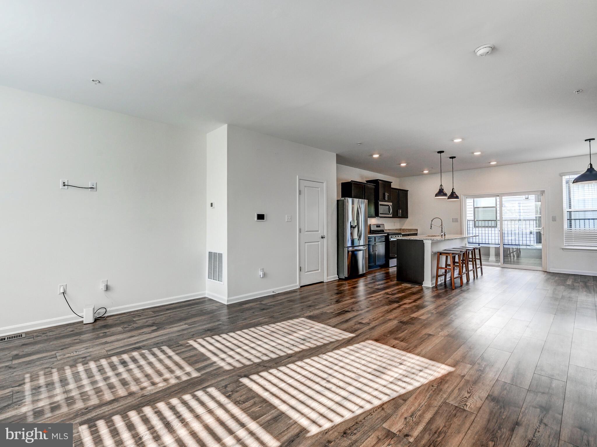 MEDFIELD - Residential