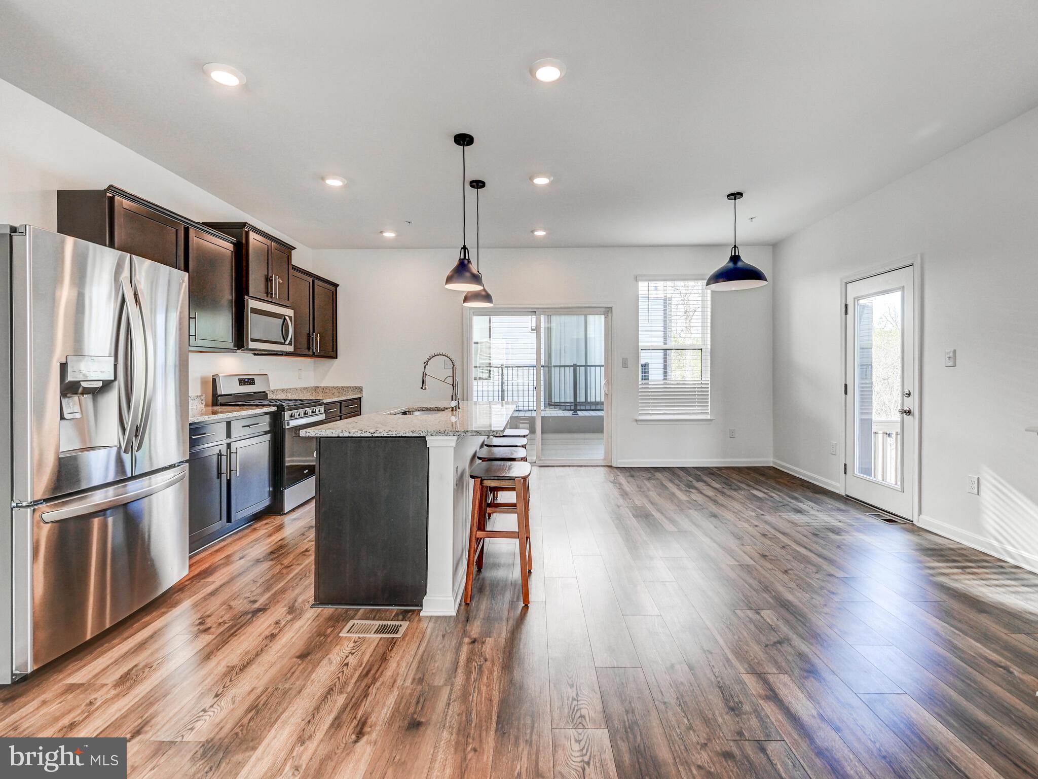 MEDFIELD - Residential