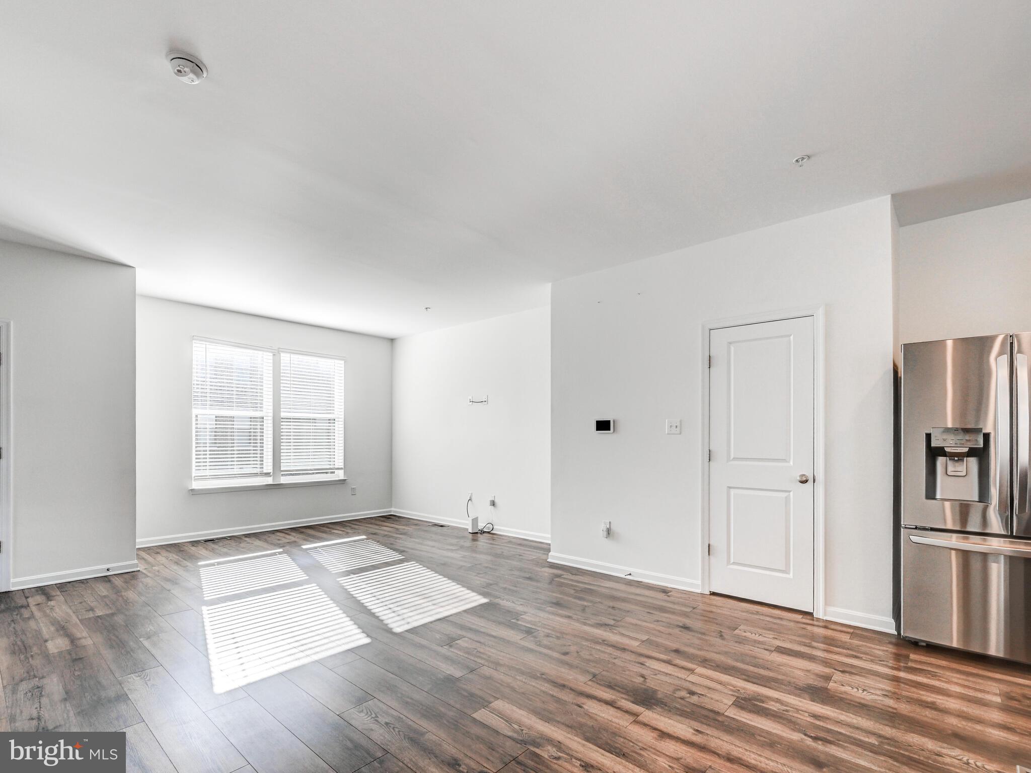 MEDFIELD - Residential