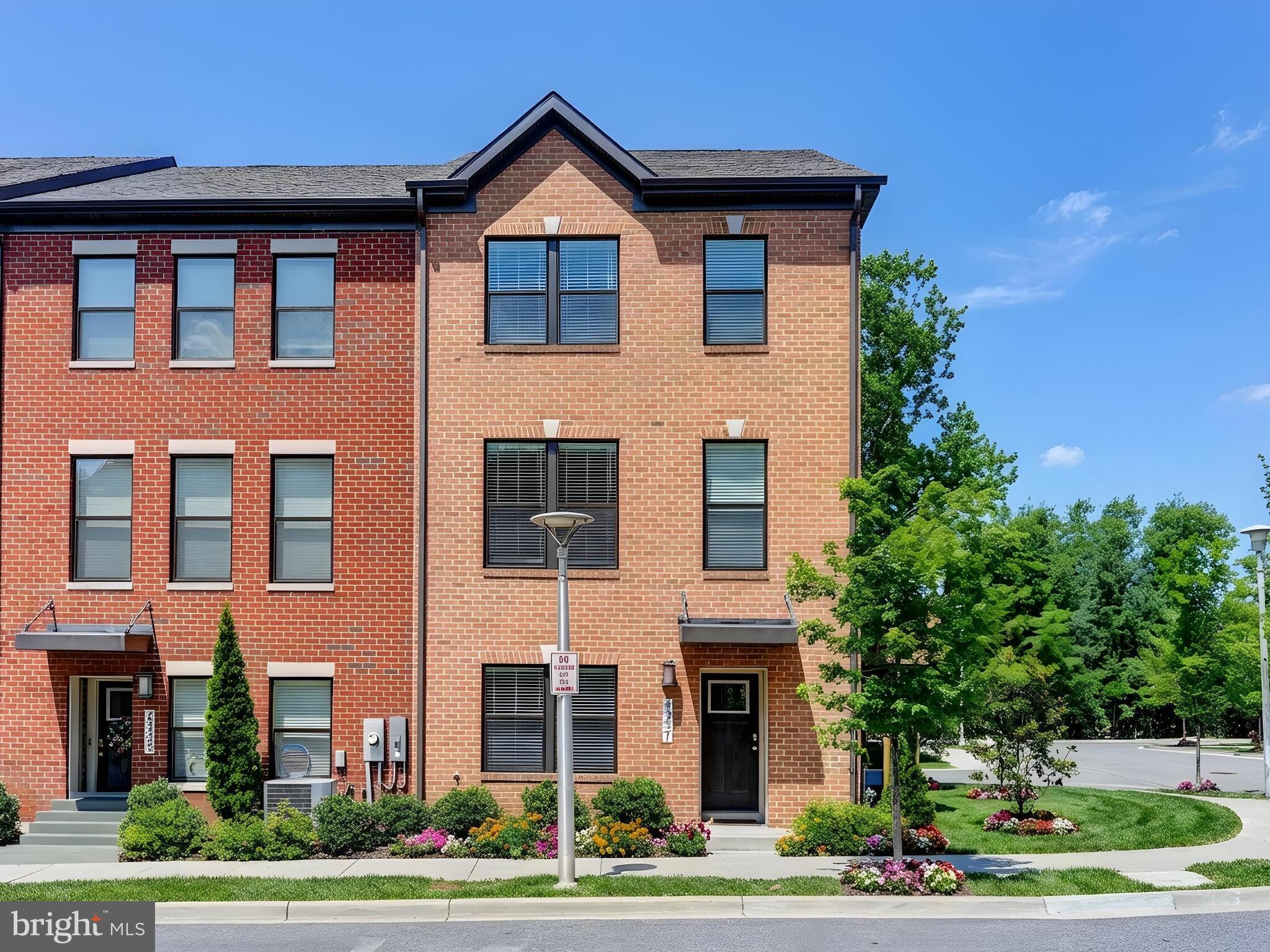 MEDFIELD - Residential