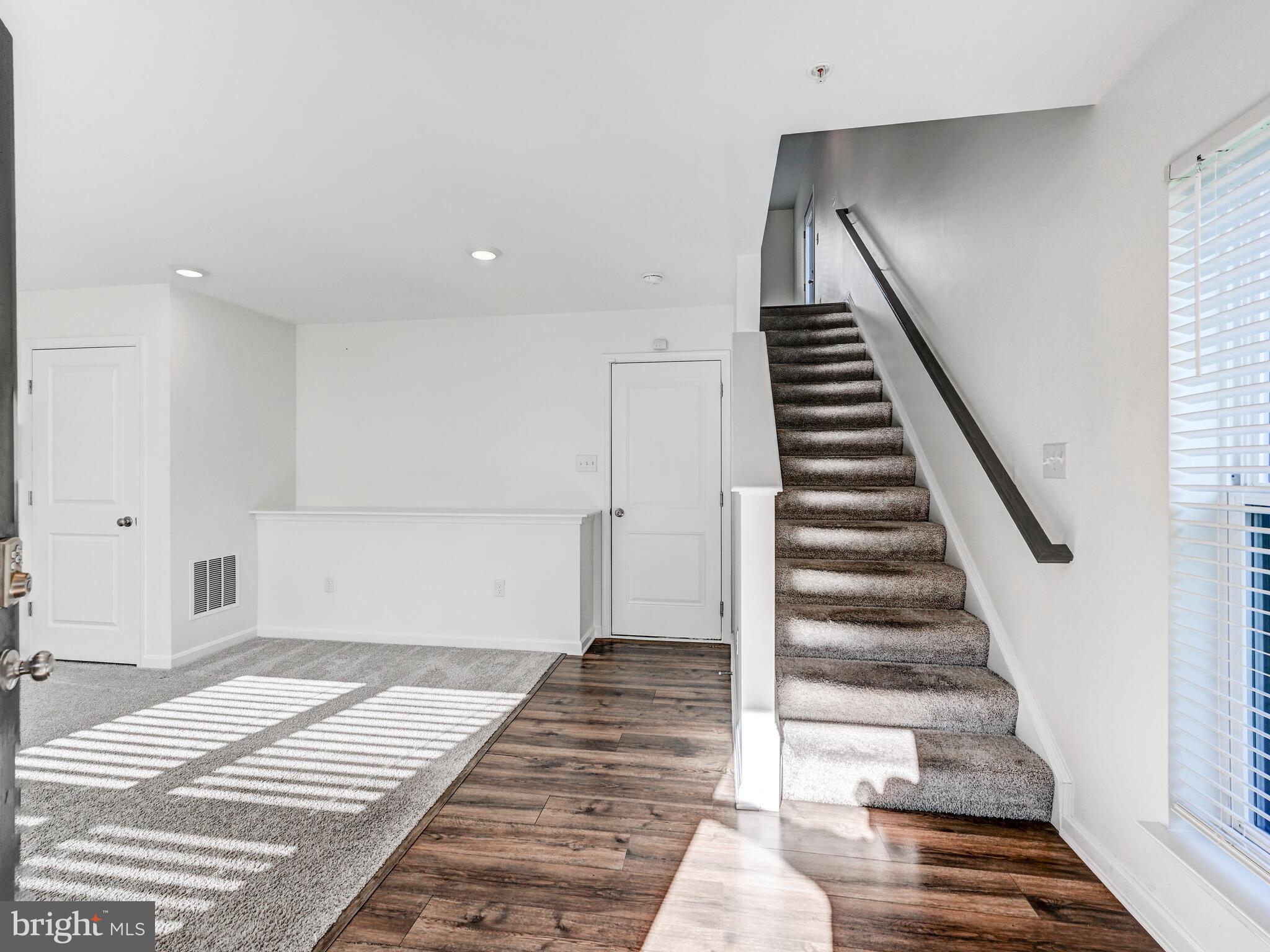 MEDFIELD - Residential