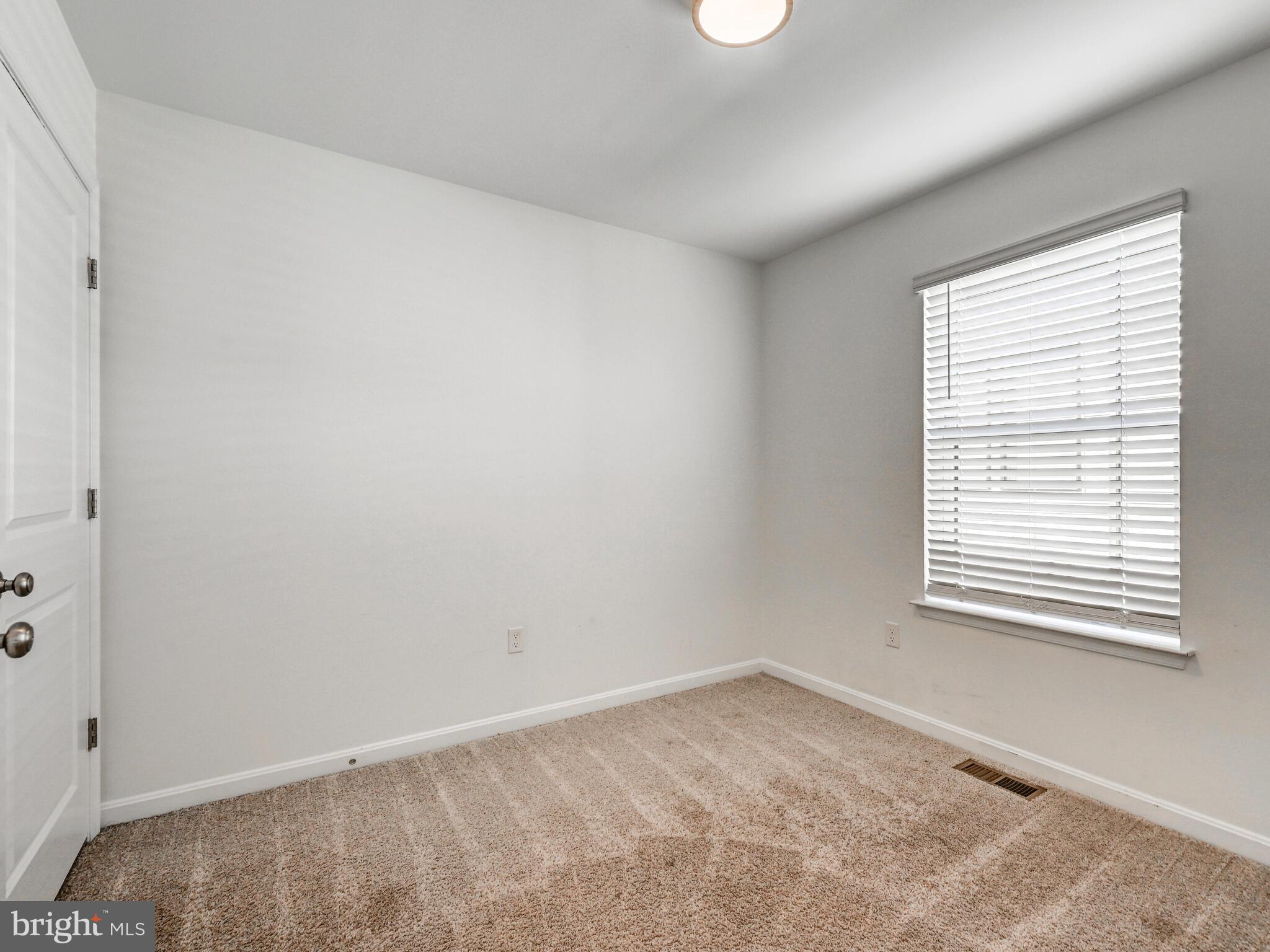 MEDFIELD - Residential