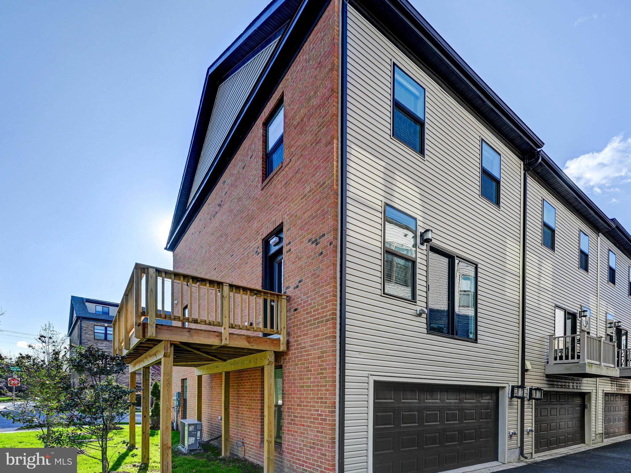 MEDFIELD - Residential