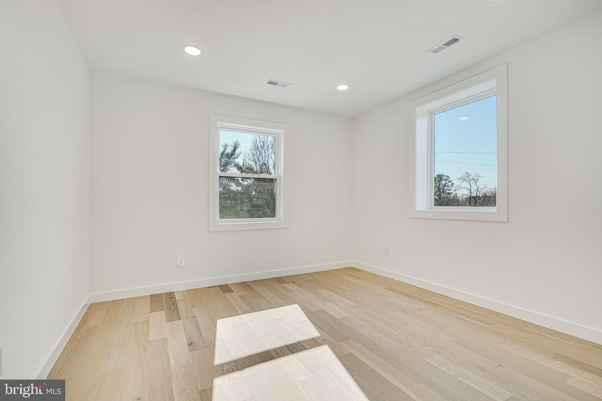 HIGHVIEW PARK - Residential