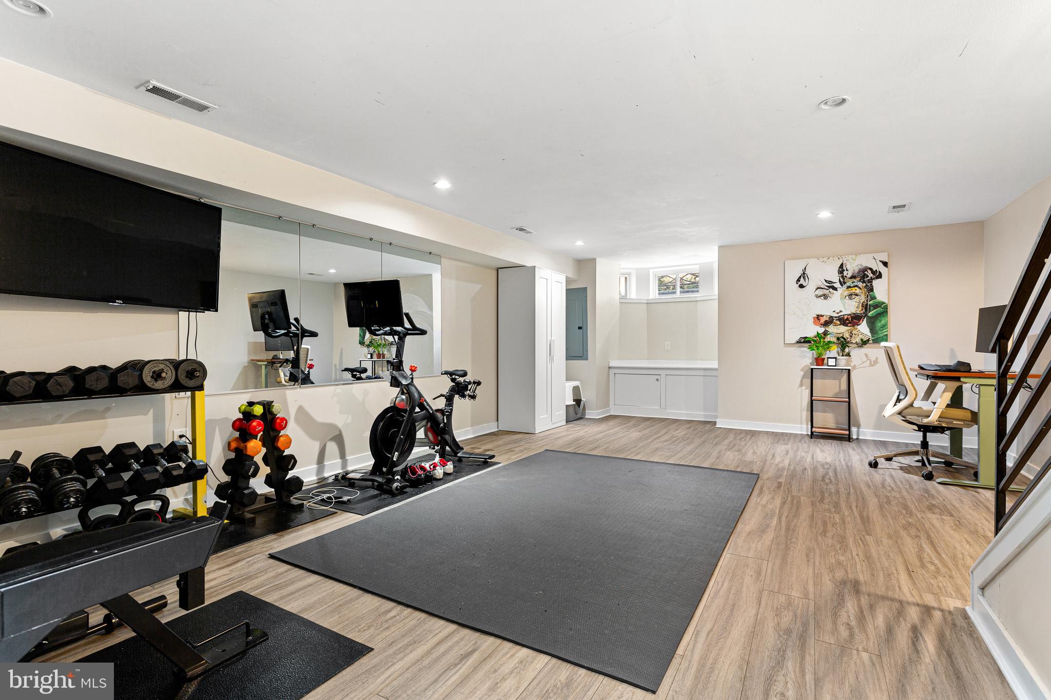 FAIRMOUNT - Residential