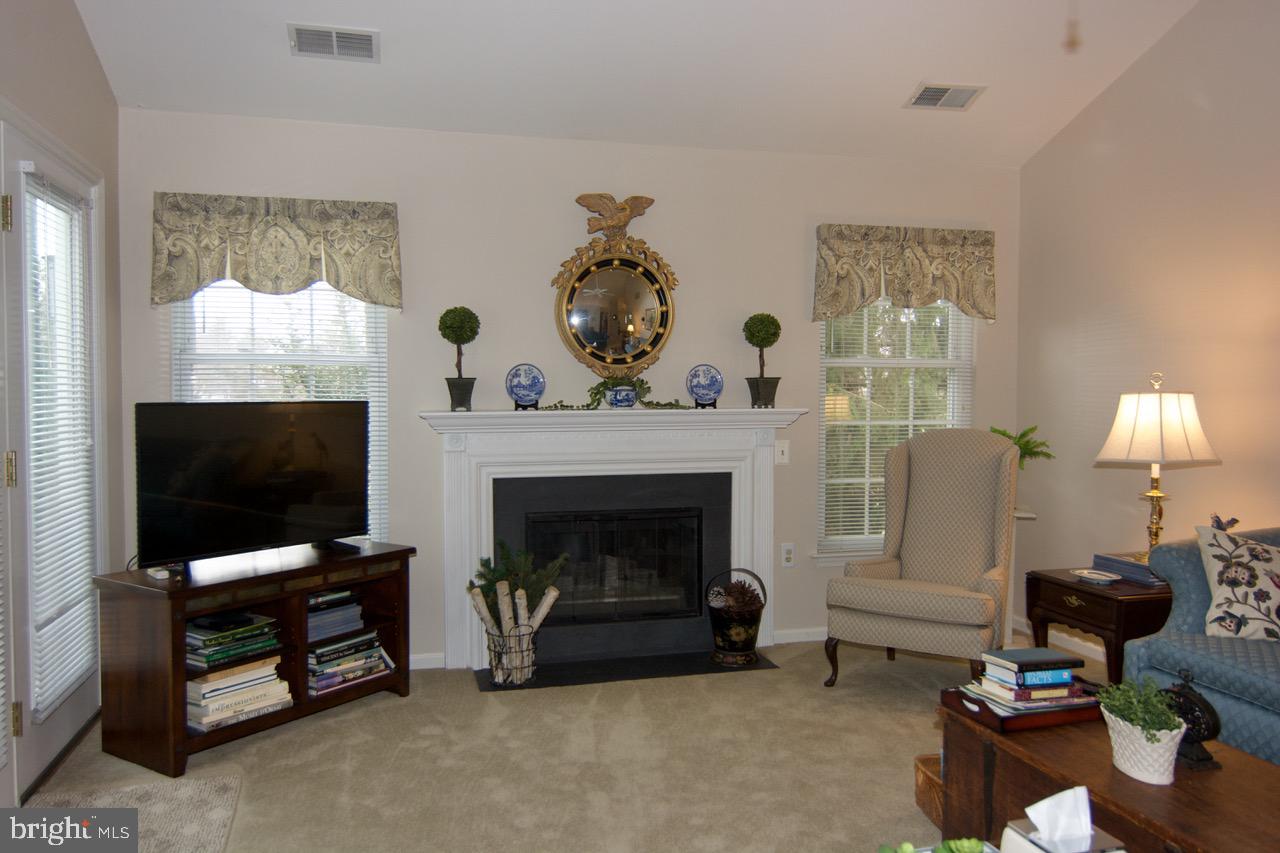 SPRING RIDGE - Residential