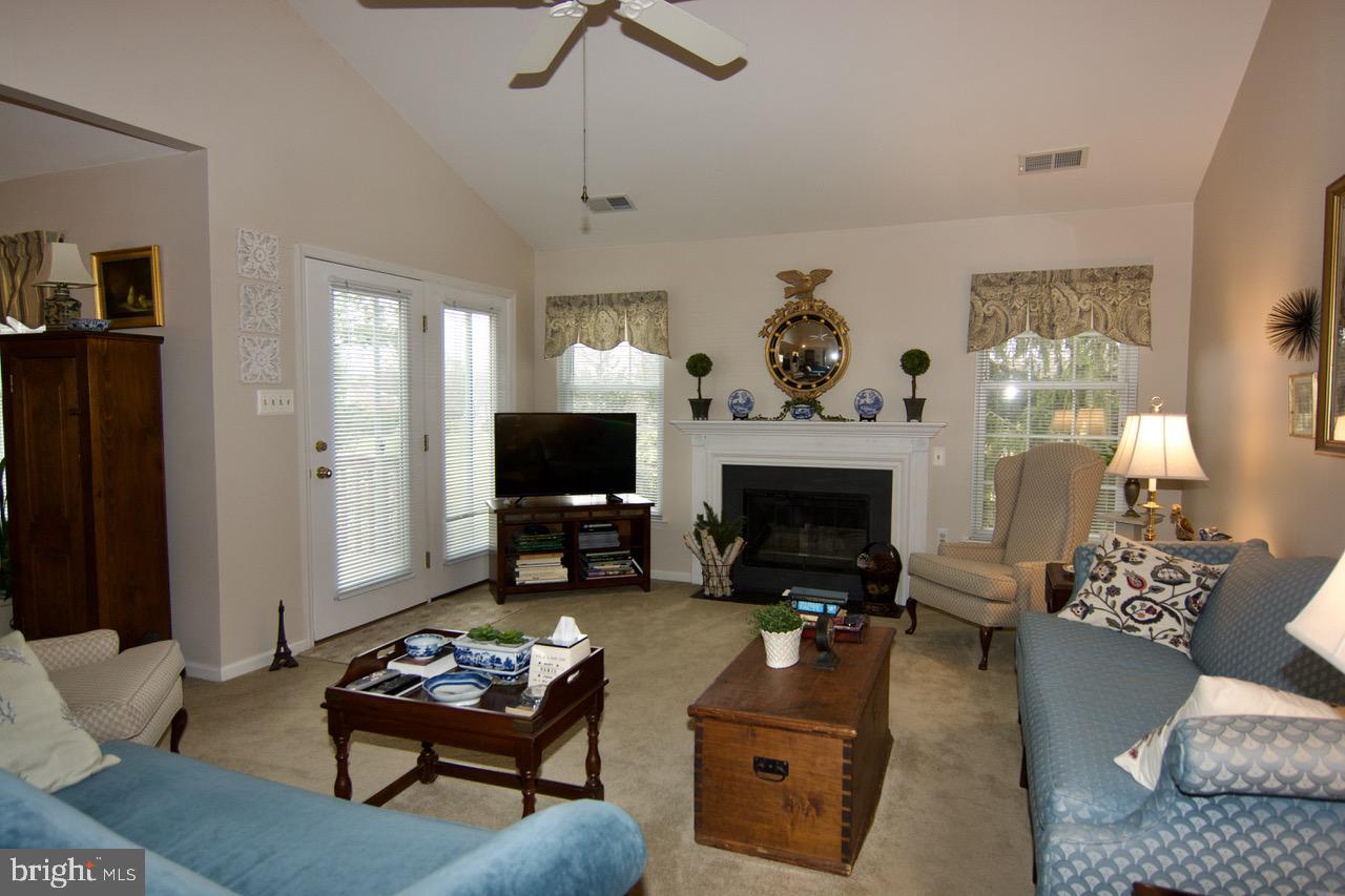 SPRING RIDGE - Residential