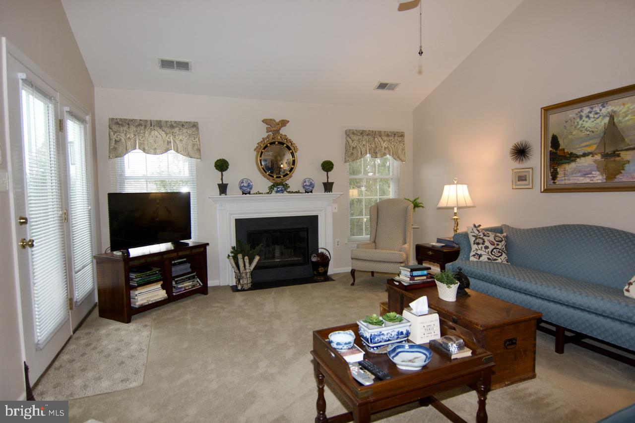 SPRING RIDGE - Residential