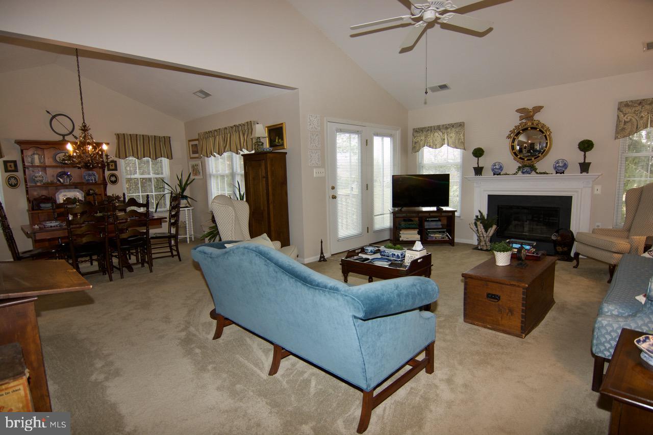 SPRING RIDGE - Residential