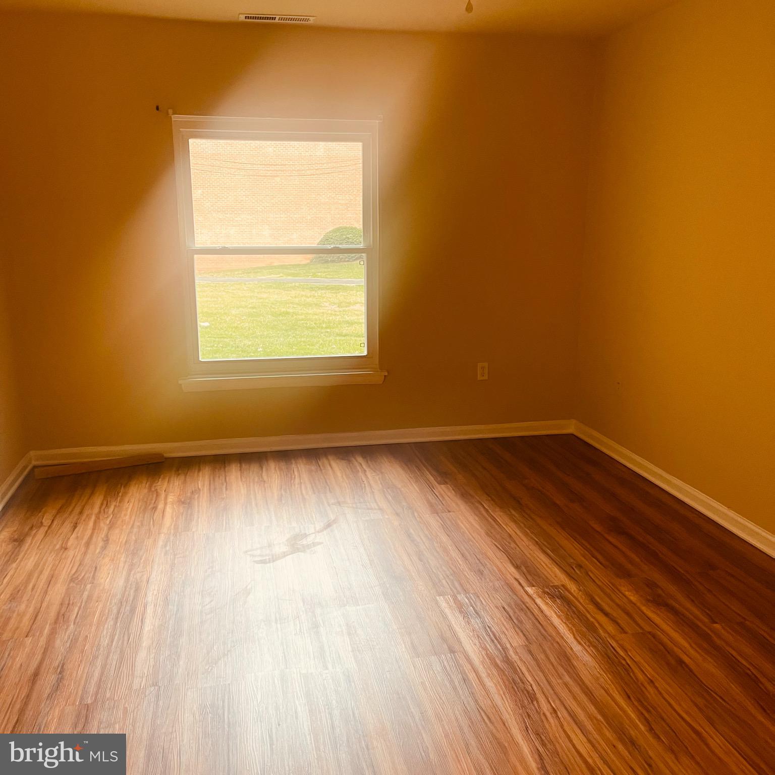 MARLOW TOWERS CONDOMINIUMS - Residential Lease