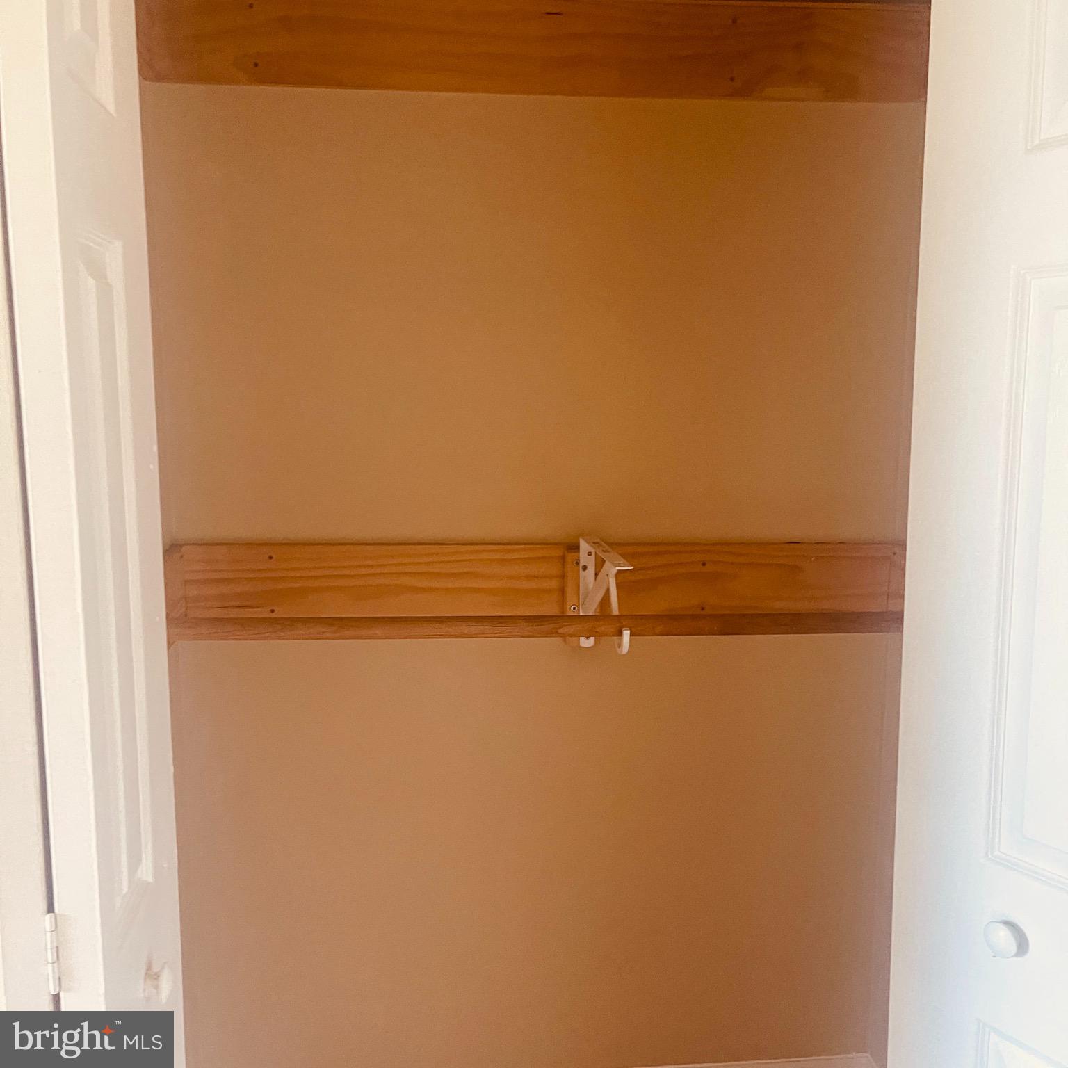 MARLOW TOWERS CONDOMINIUMS - Residential Lease