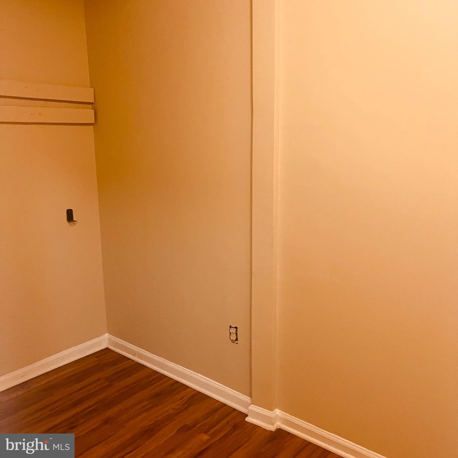 MARLOW TOWERS CONDOMINIUMS - Residential Lease