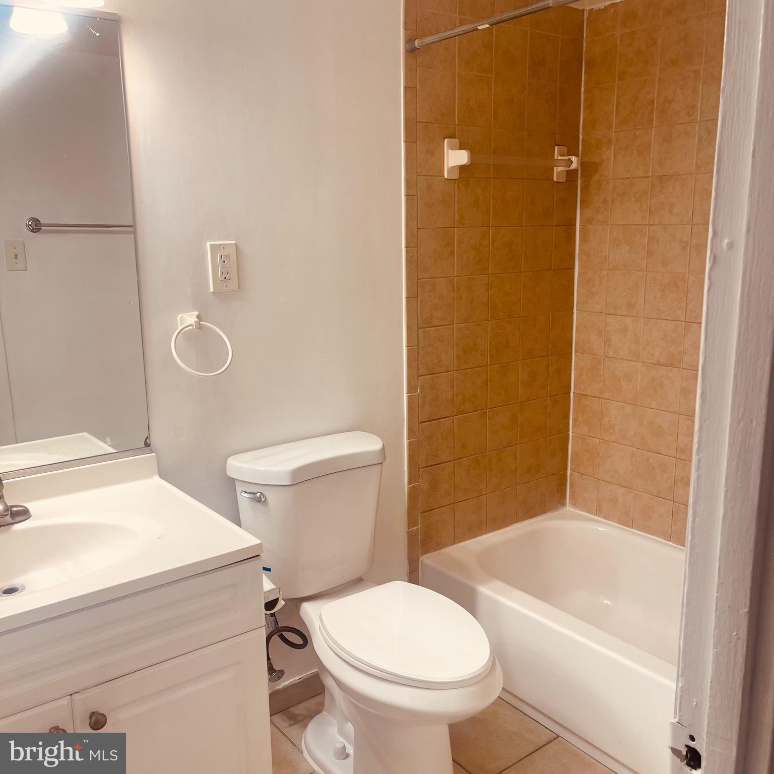 MARLOW TOWERS CONDOMINIUMS - Residential Lease