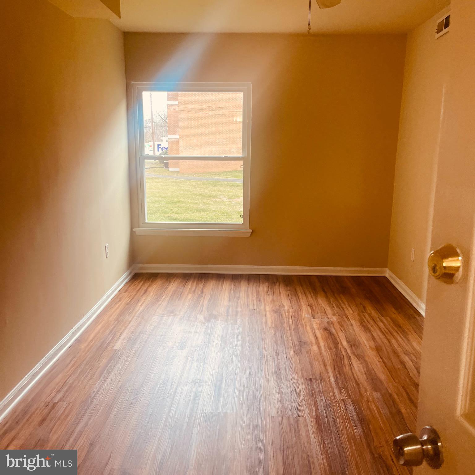 MARLOW TOWERS CONDOMINIUMS - Residential Lease