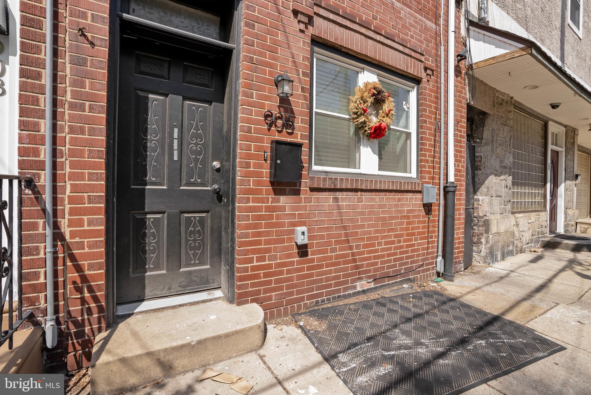 906 E PASSYUNK AVENUE
