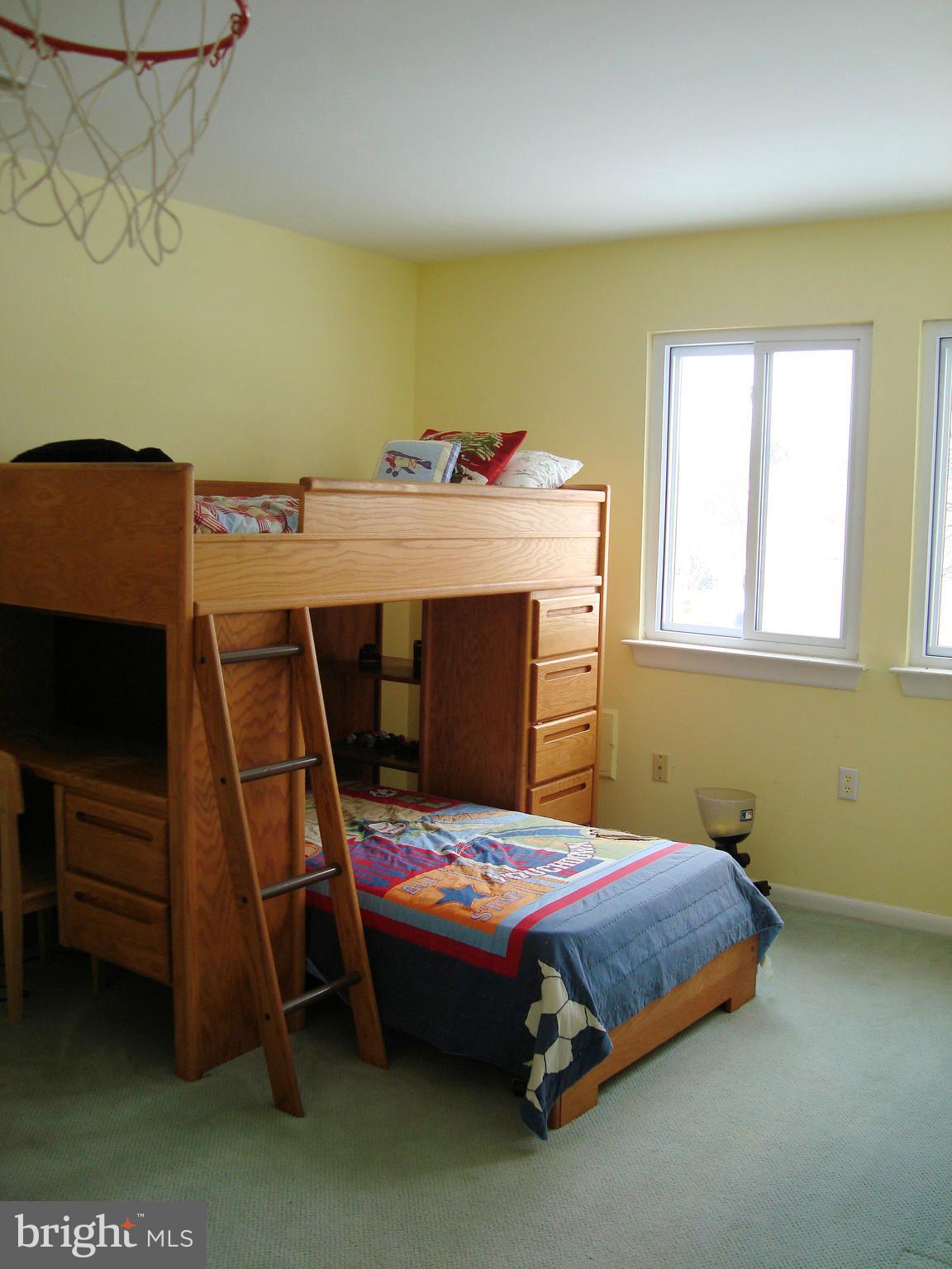 THOMPSON CREEK CONDOS - Residential Lease