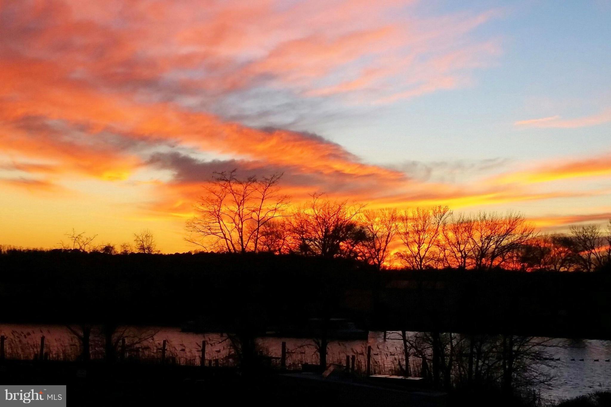 THOMPSON CREEK CONDOS - Residential Lease