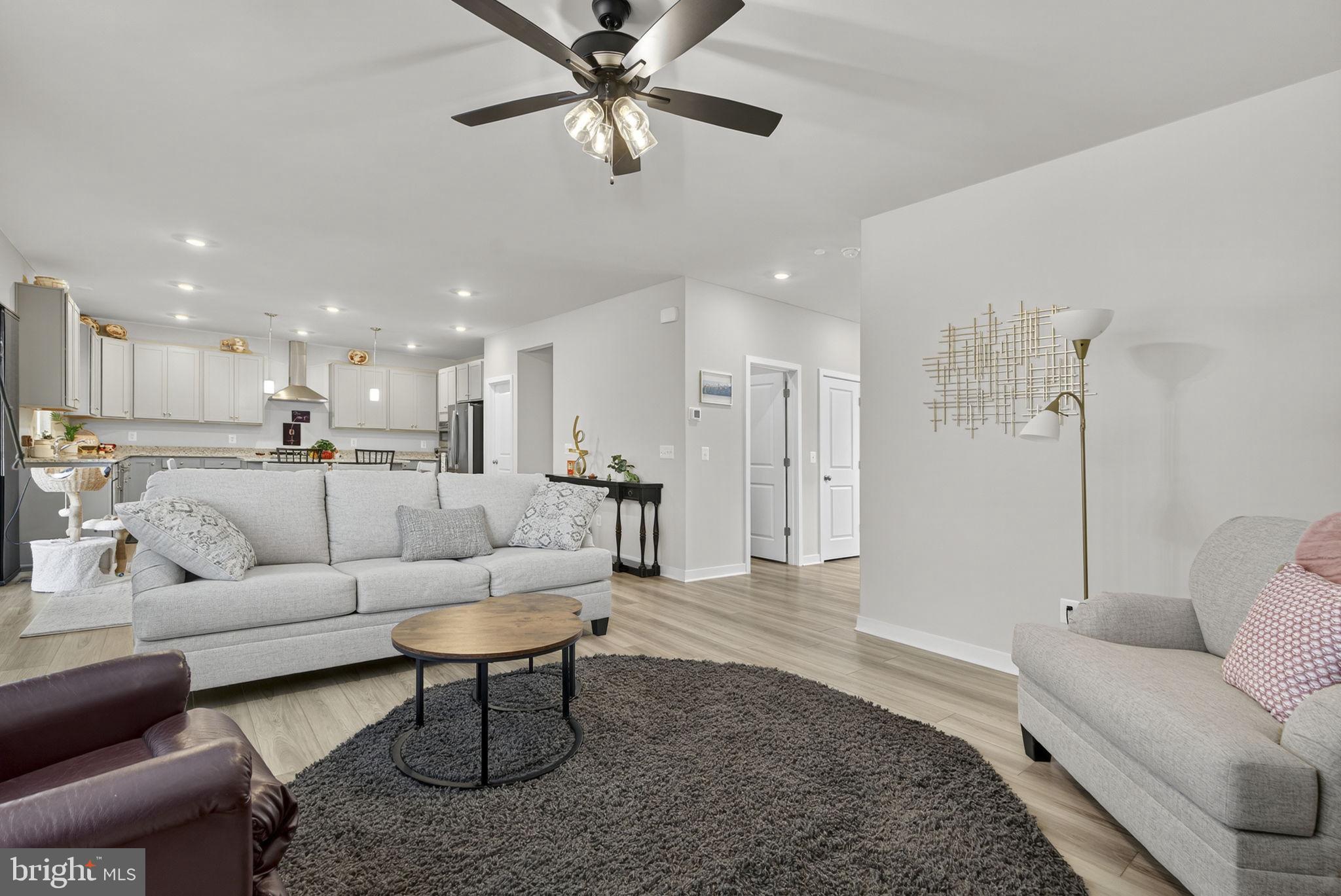 SENSENY VILLAGE - Residential