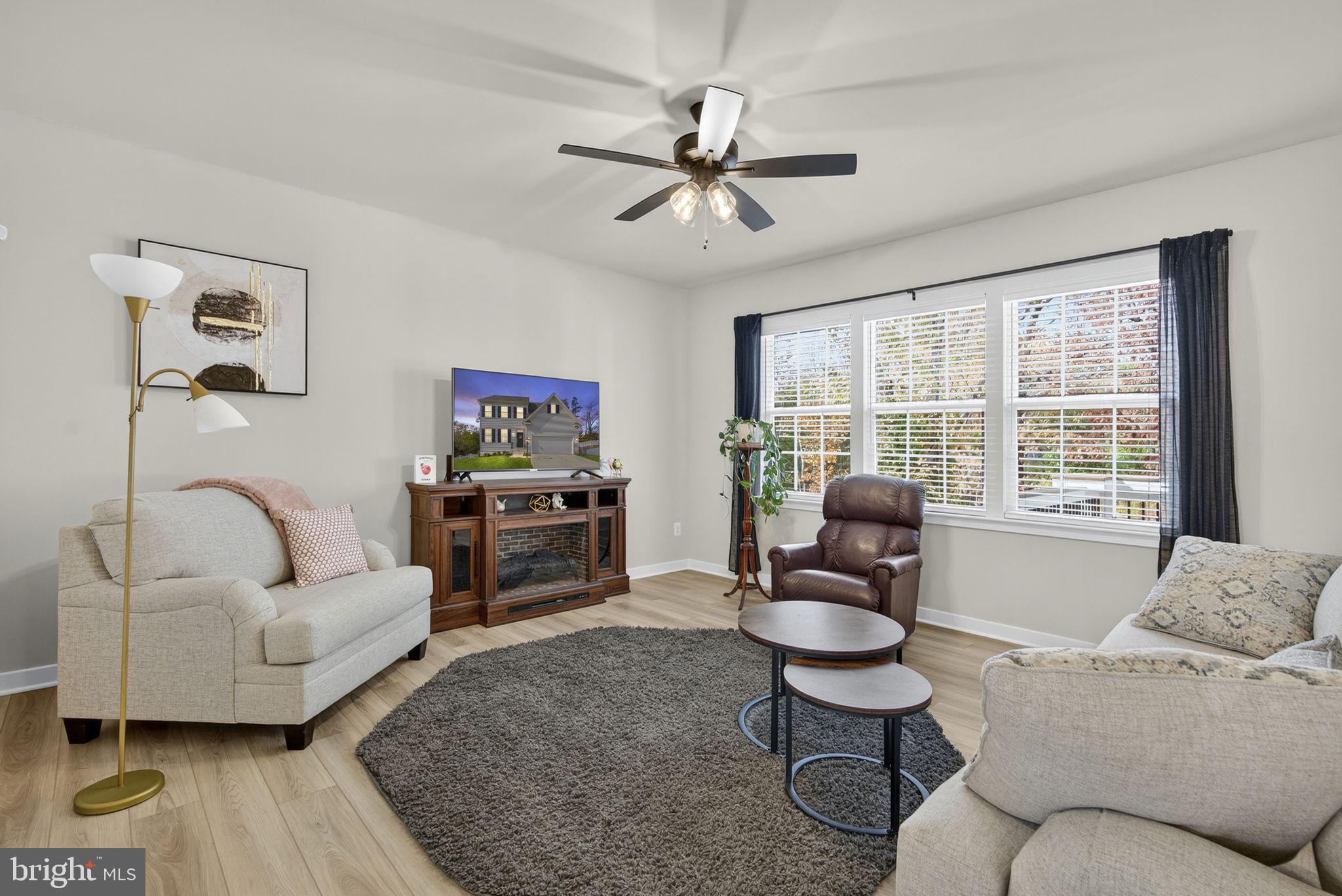 SENSENY VILLAGE - Residential