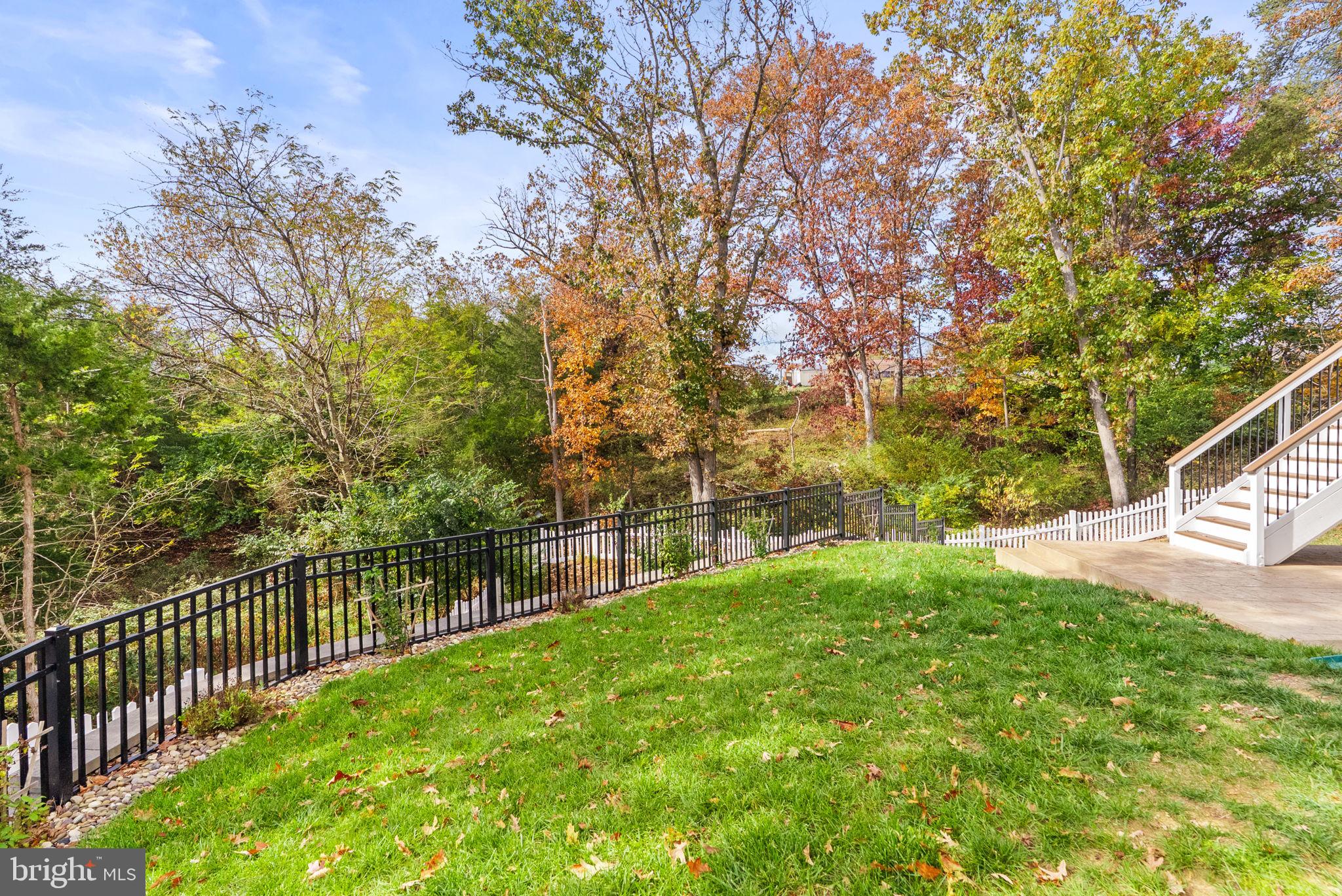 SENSENY VILLAGE - Residential