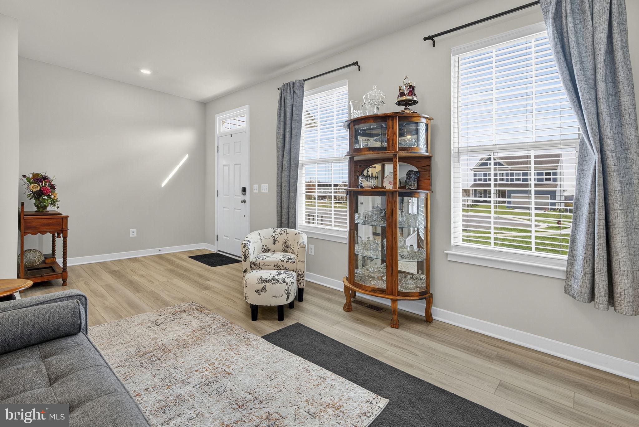 SENSENY VILLAGE - Residential