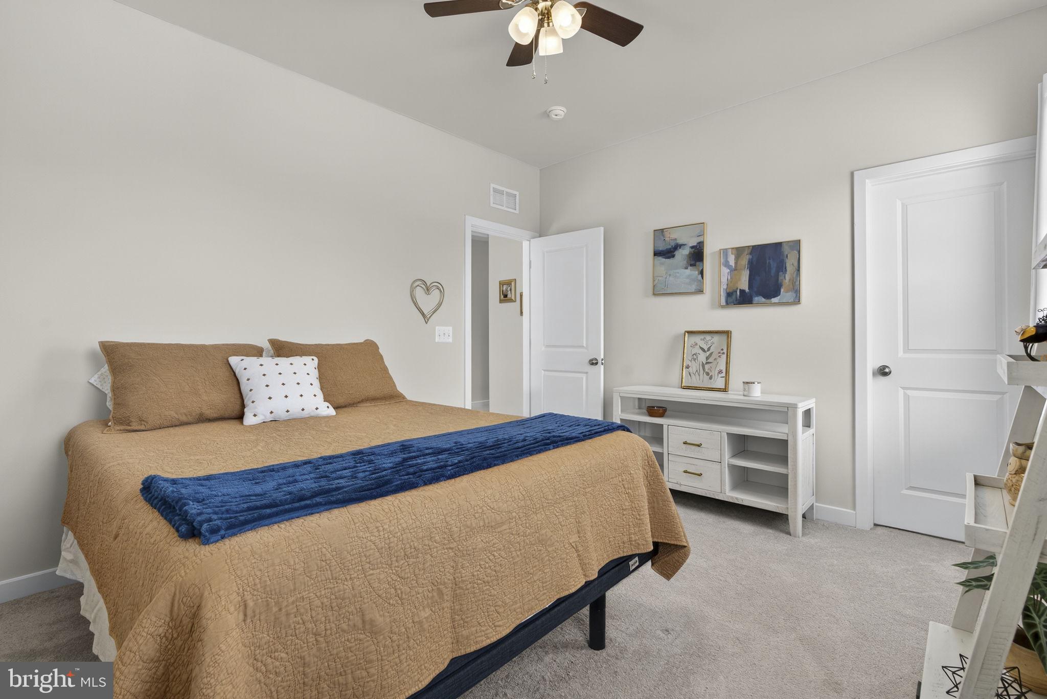 SENSENY VILLAGE - Residential