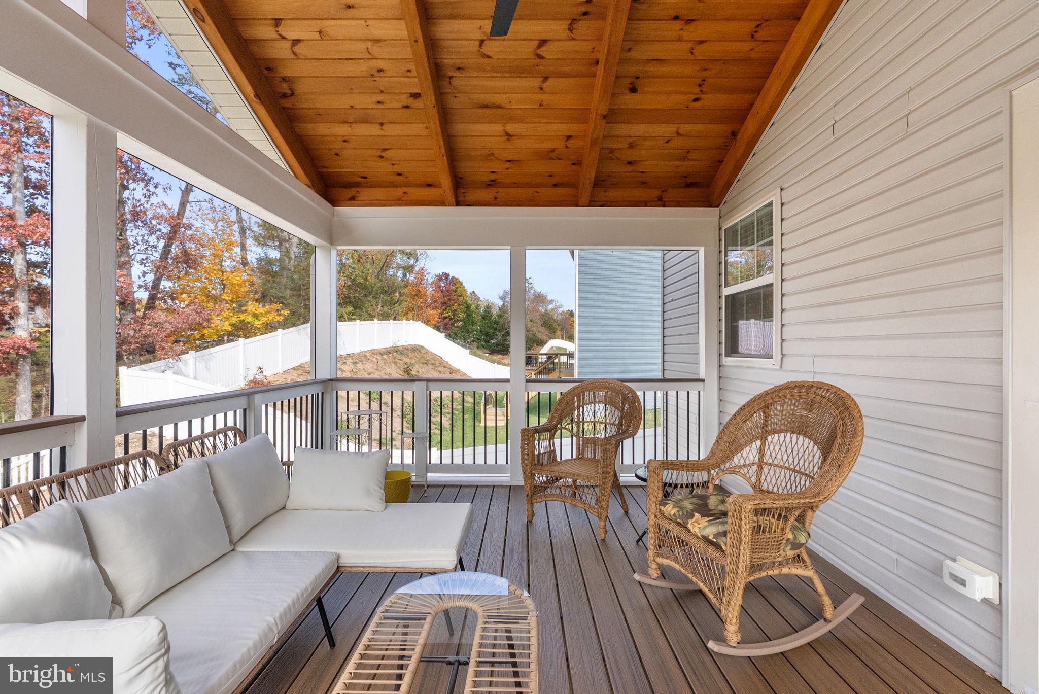 SENSENY VILLAGE - Residential