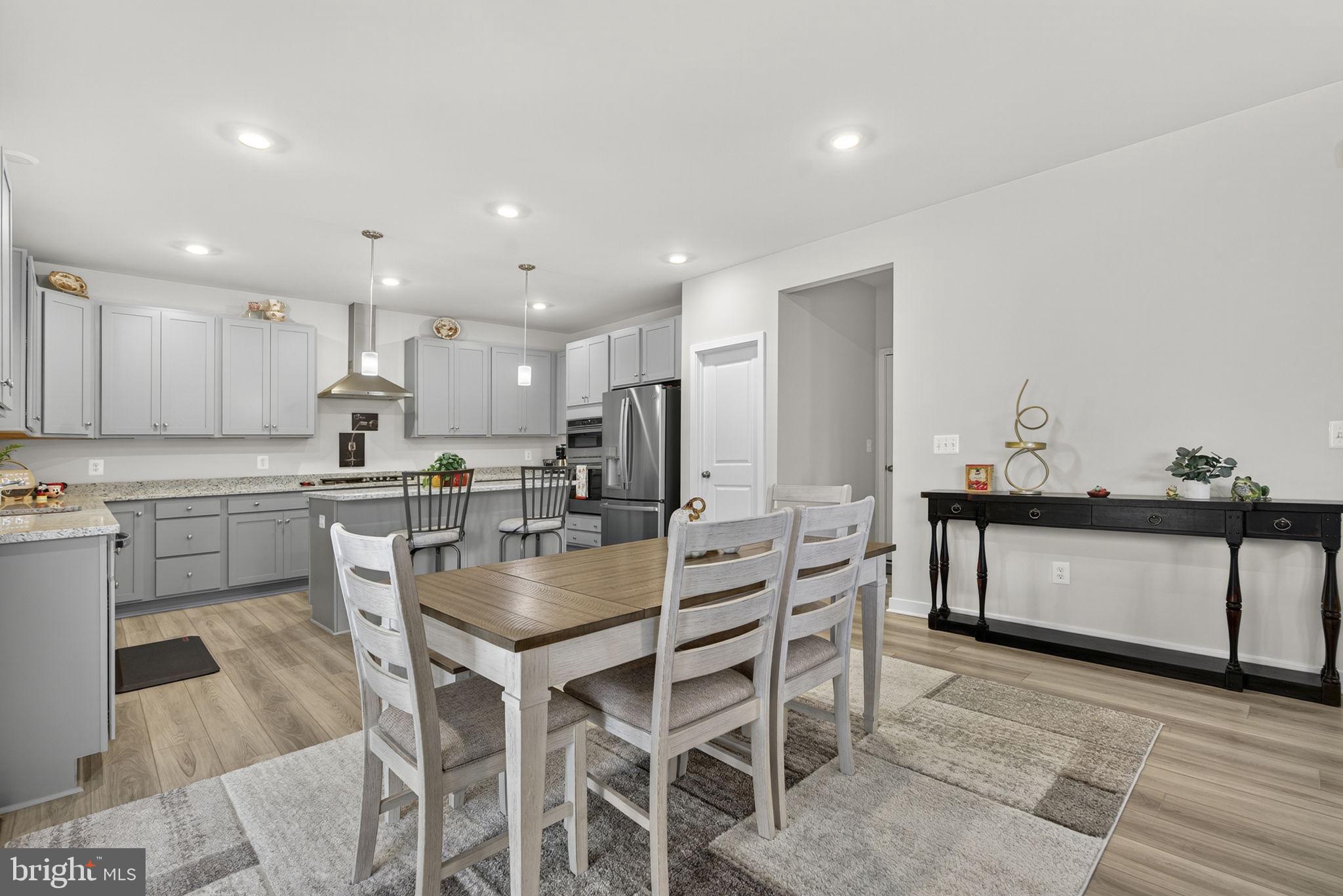 SENSENY VILLAGE - Residential